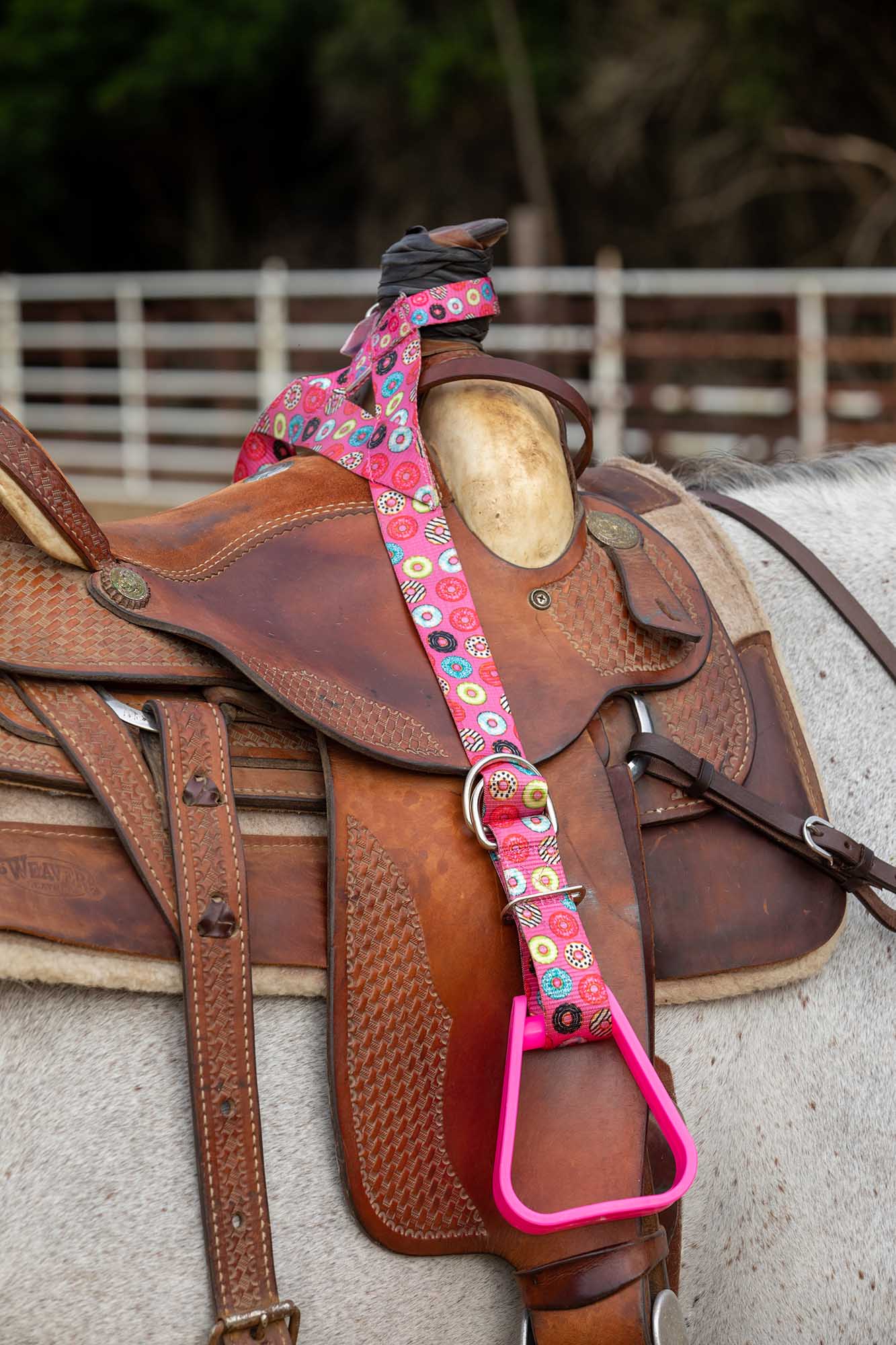 Showman Adjustable Buddy Stirrups - Healthber
