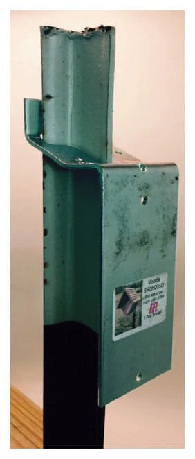 90 Degree T-Post Mounting Bracket - Healthber