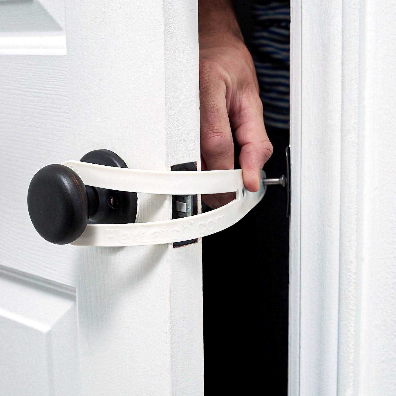 FlexLatch Cat Door Holder - Healthber
