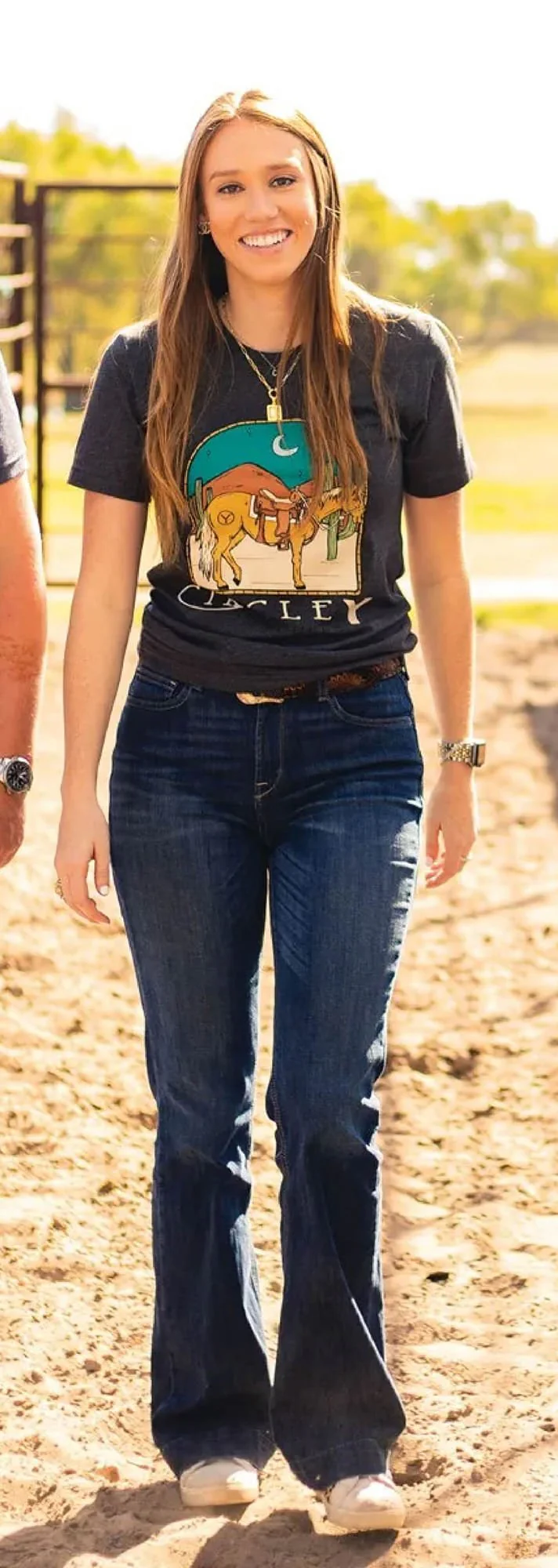 Circle Y Women's Hitching Post Tee - Healthber