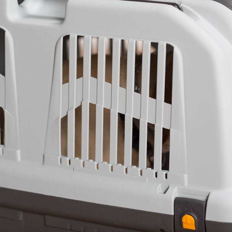 MidWest Skudo Plastic Travel Carrier - Healthber