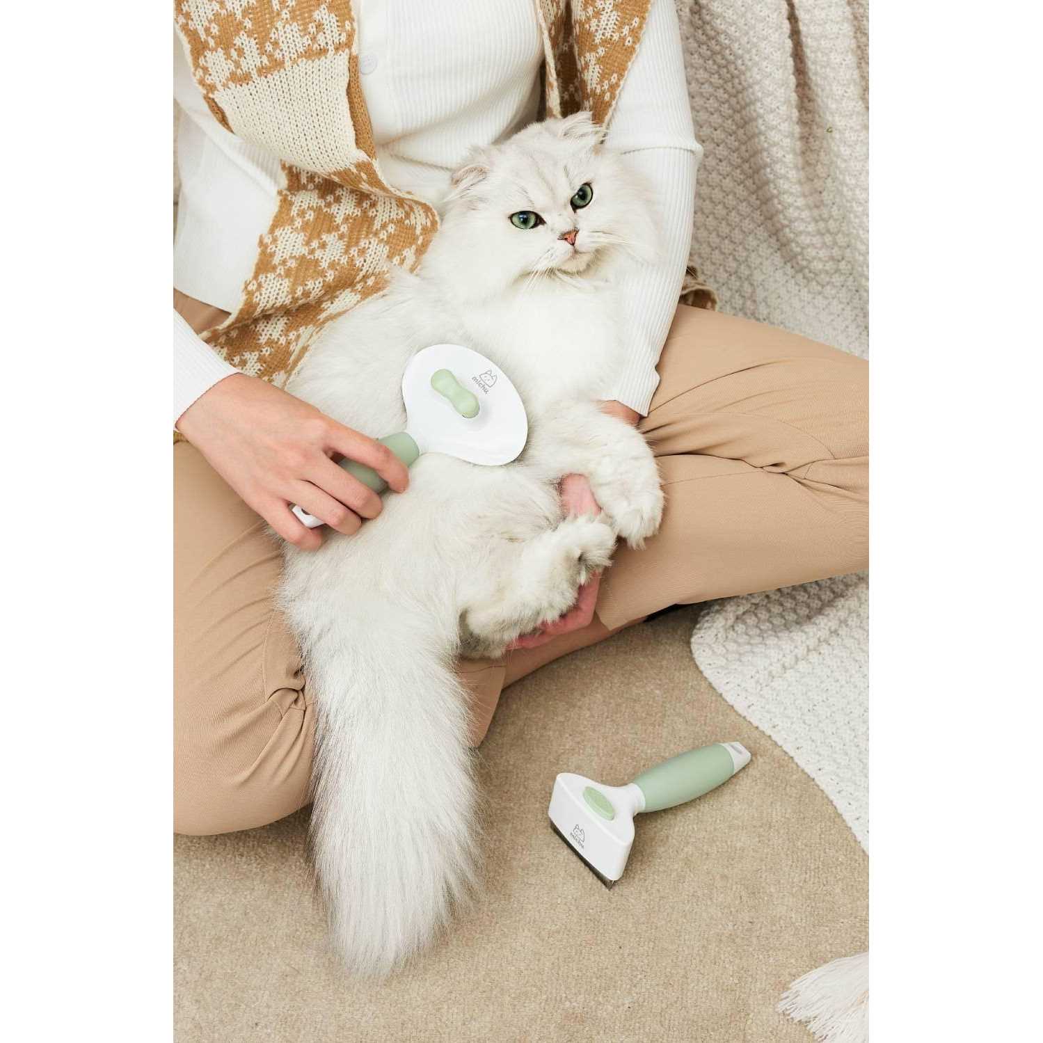 Michu Cream Pet Brush Gentle and Effective Grooming for Dogs and Cats - Healthber