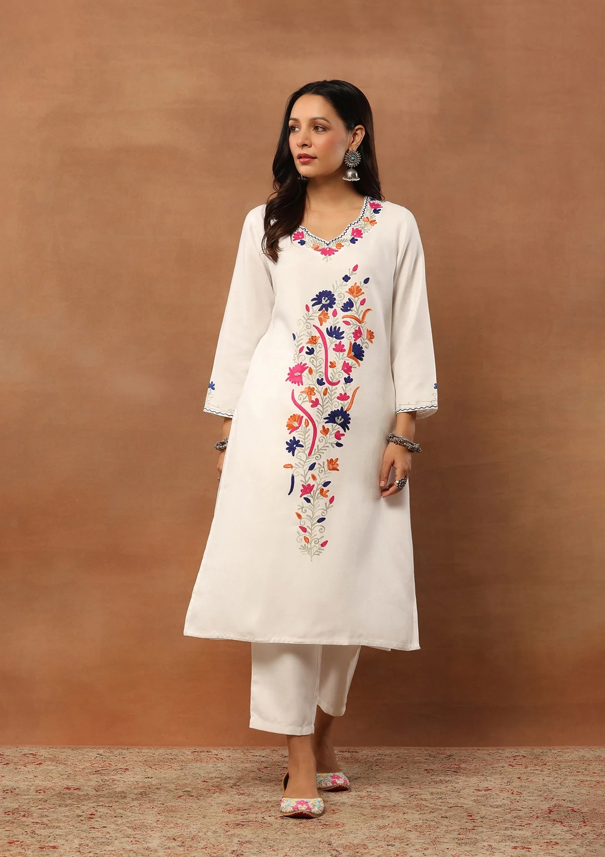 HOC Woollen Aari Embroidered Solid Women's 2 PC Long Kurta Set - White - Healthber