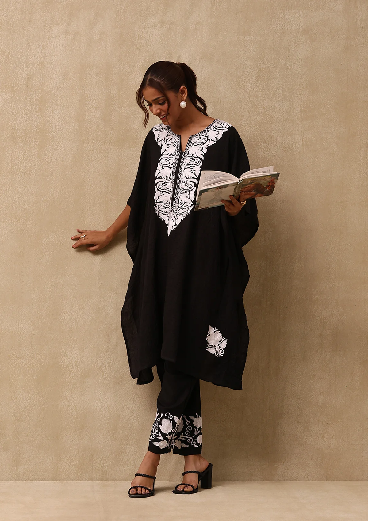 HOC Aari Embroidered Cotton Crush Crepe Solid Women's 2PC Kaftan Set - Black - Healthber