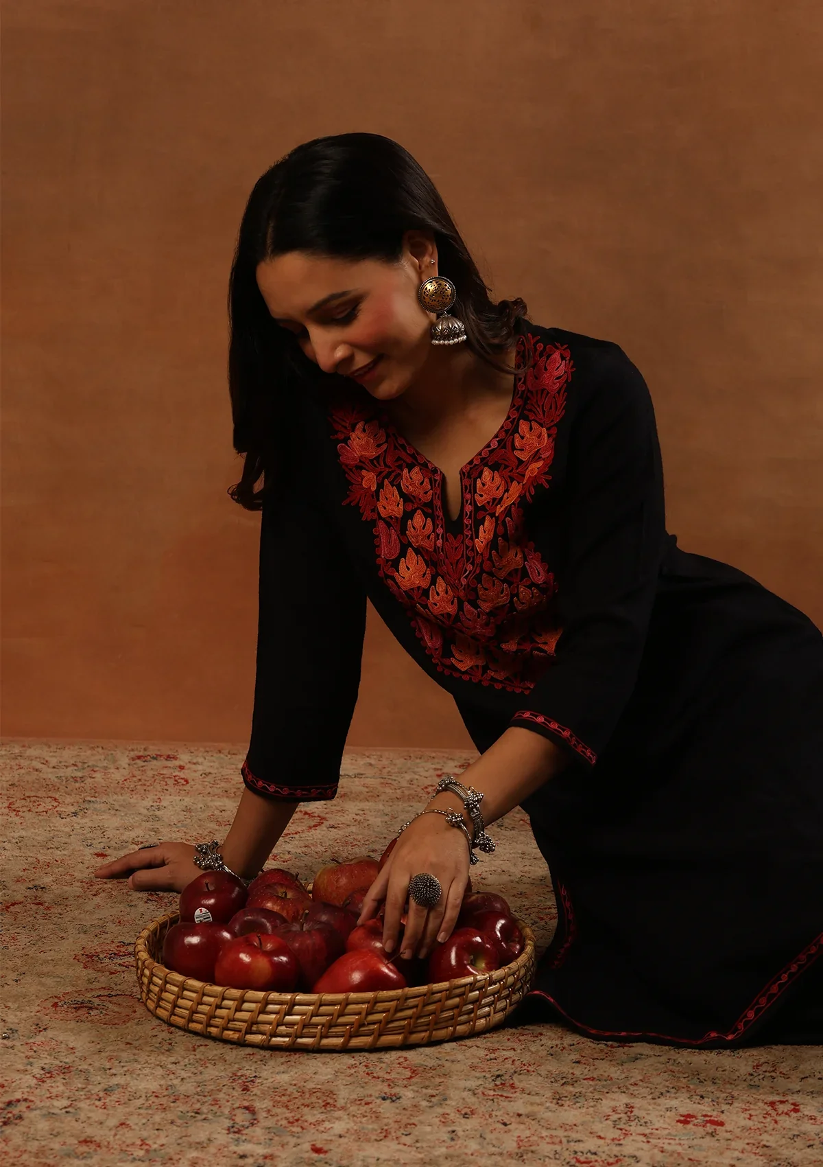 HOC Aari Embroidered Woollen Solid Women's Long Kurta - Black - Healthber