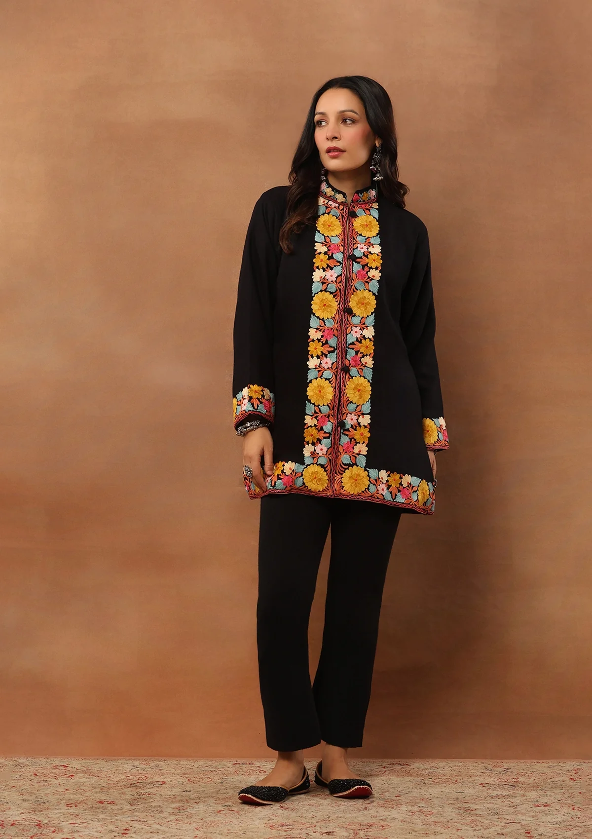 HOC Kasmira Aari Woollen Short Jacket - Healthber