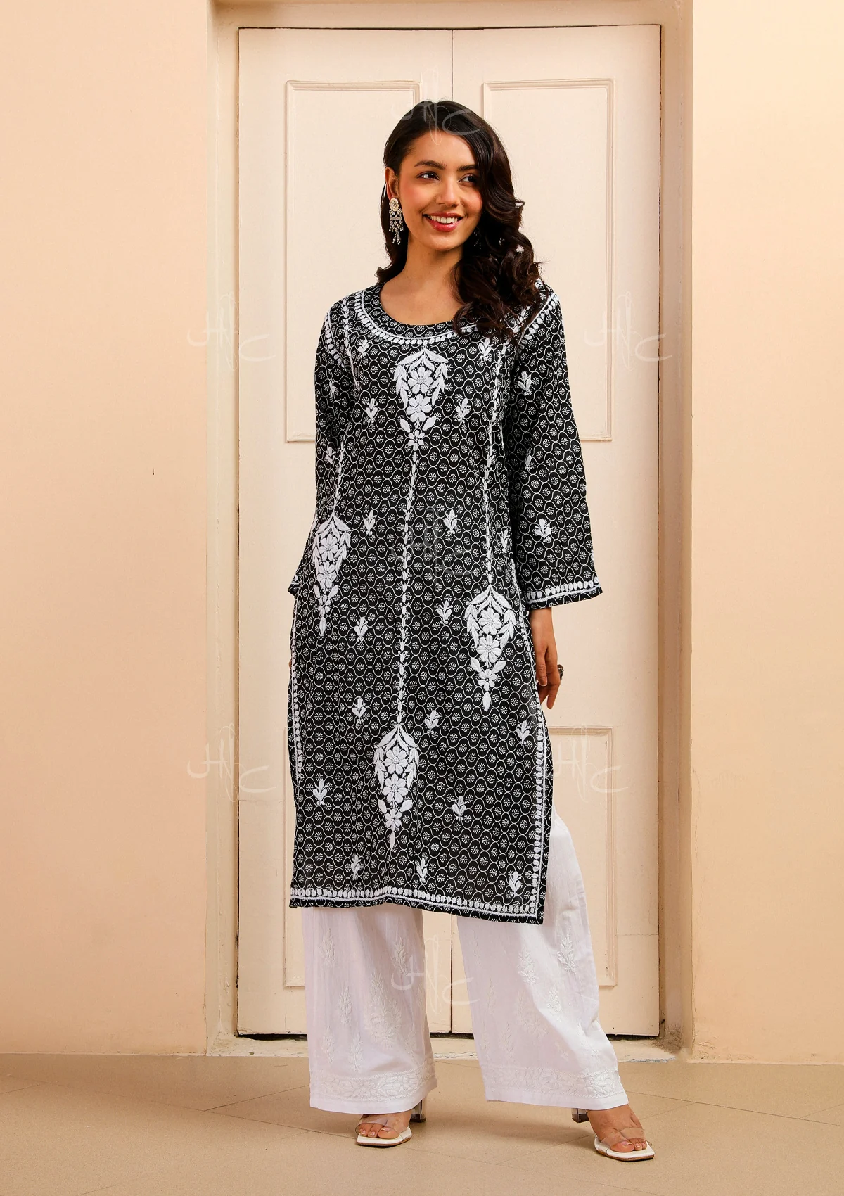 HOC Mulmul Chikankari Printed Women's Kurta - Black - Healthber