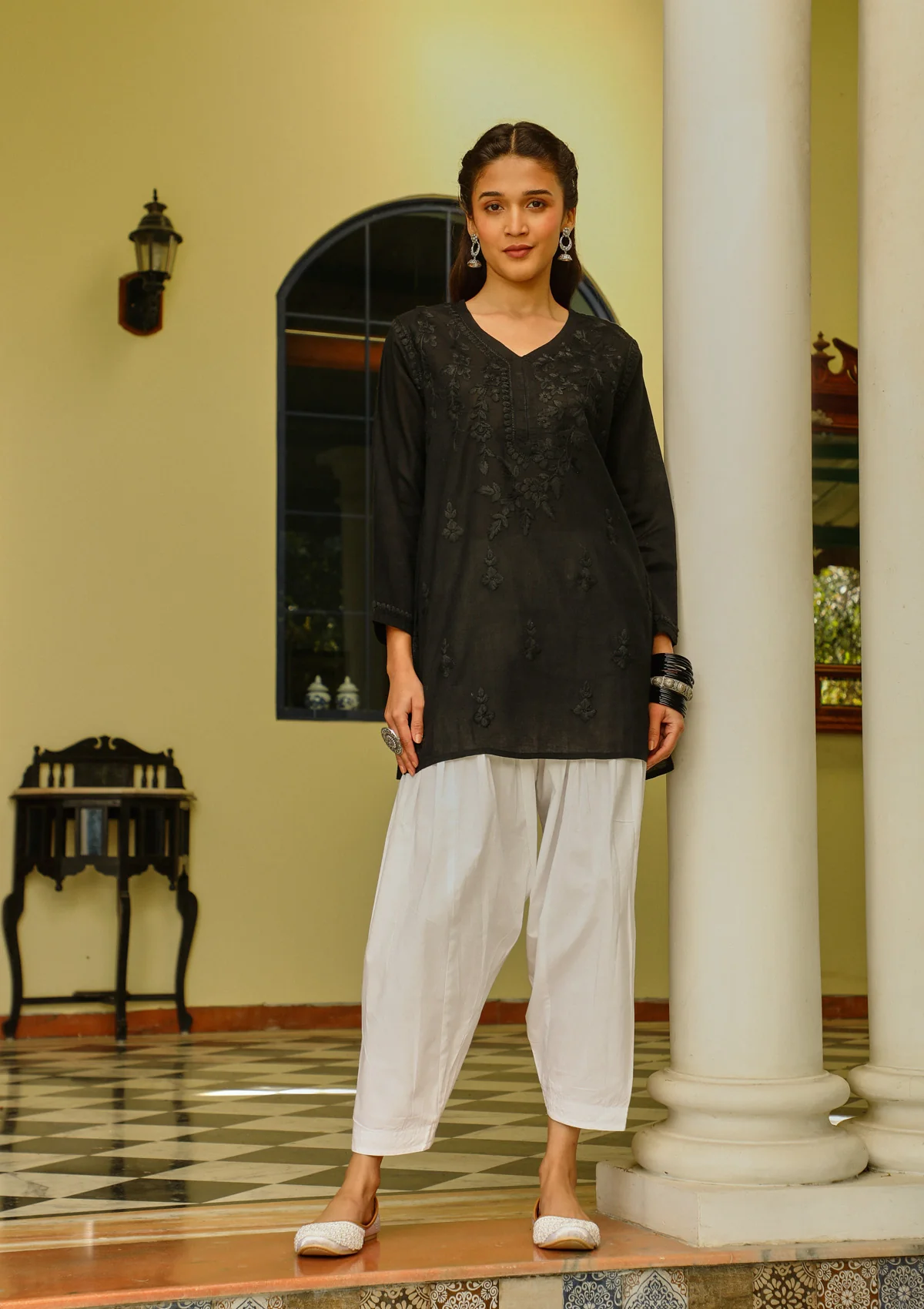 HOC Cotton Chikankari Solid Women's Short Kurta - Black - Healthber