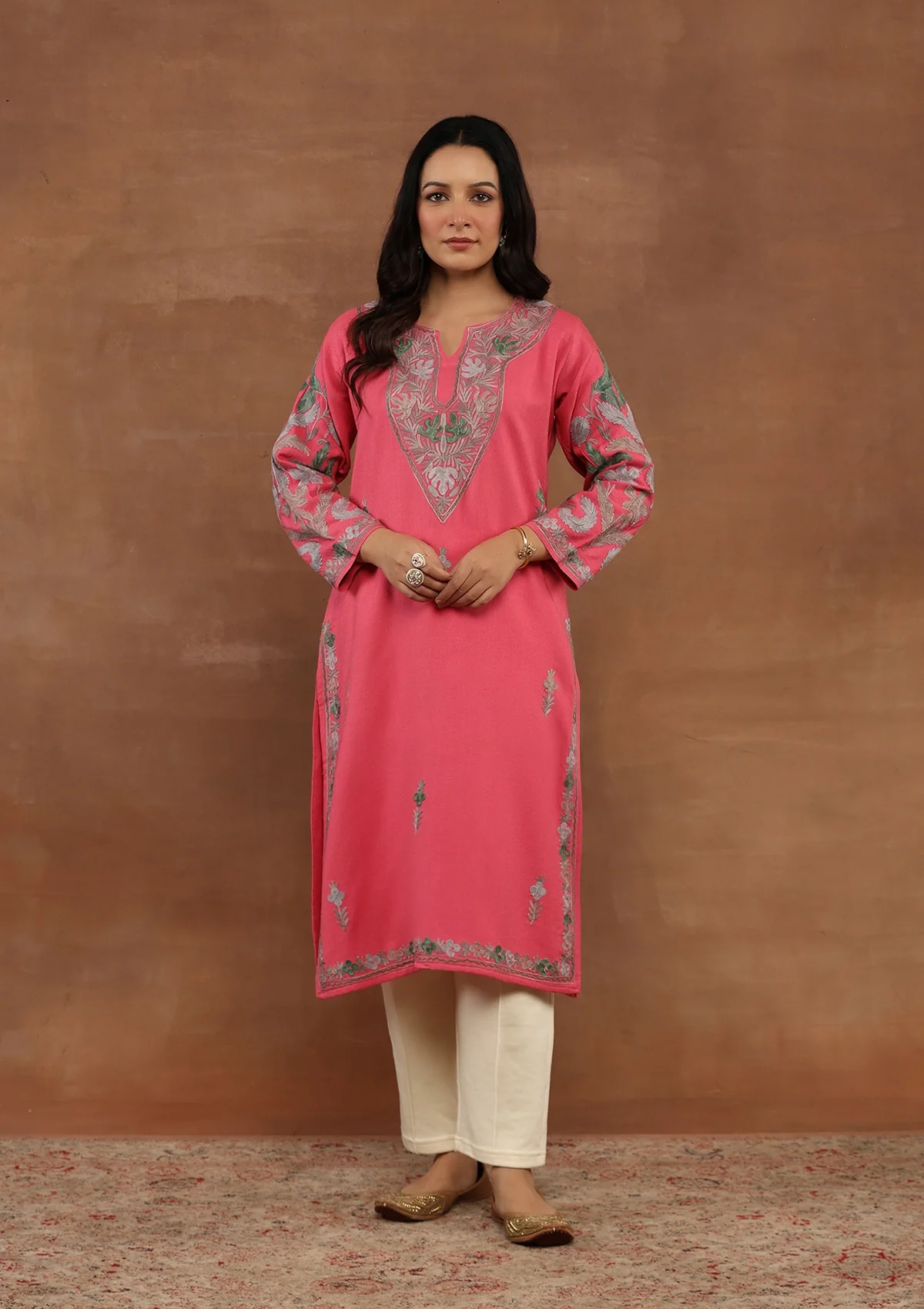 HOC Kasmira Aari Woollen Straight Kurta - Healthber