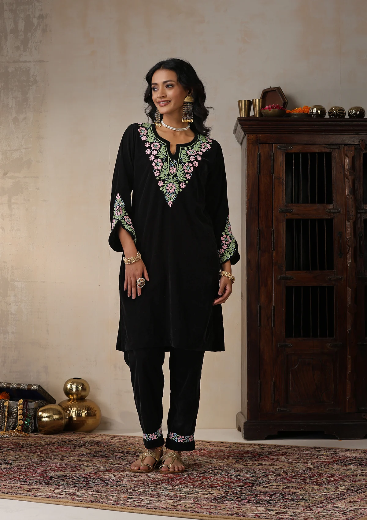 HOC Velvet Chikankari Solid Women's 2 PC Short Kurta Set - Black - Healthber