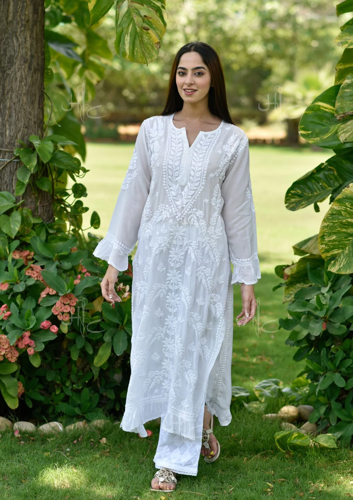 HOC Nora Chikankari Muslin Straight Kurta - Healthber