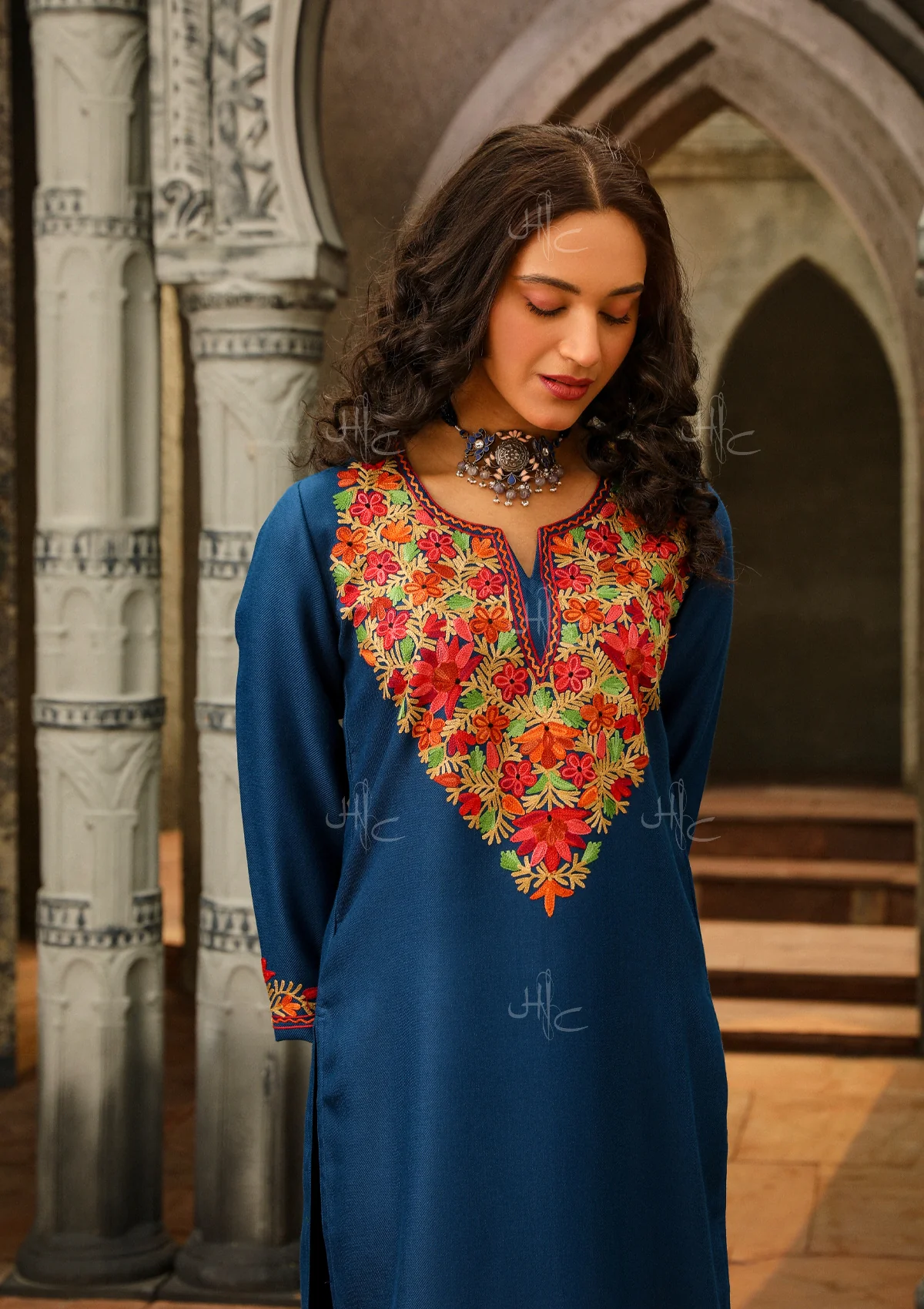 HOC Aari Woollen Straight Kurta Set- Blue - Healthber