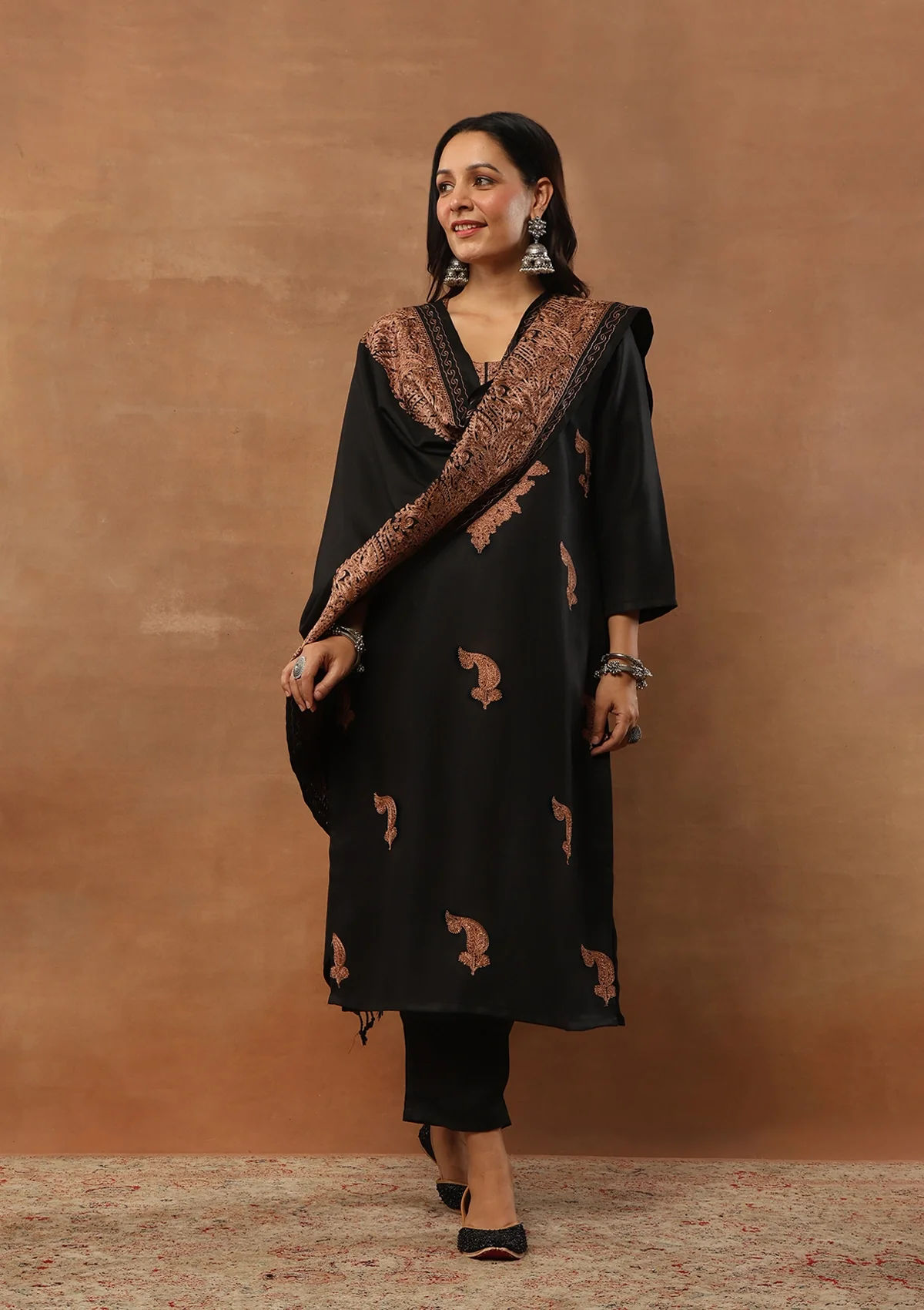 HOC Aari Woollen Straight Kurta Set with Dupatta-Black - Healthber
