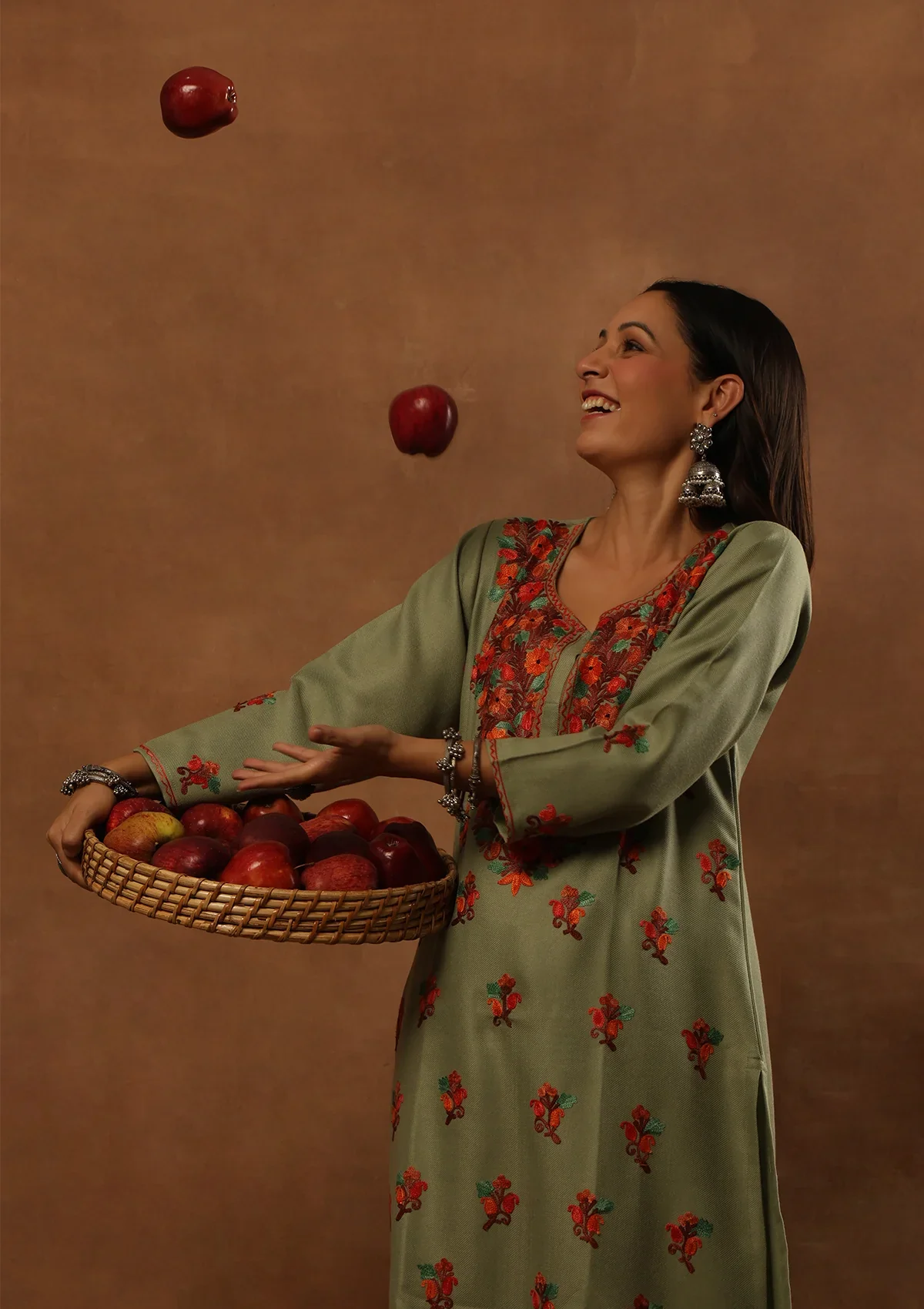 HOC Woollen Aari Embroidered Solid Women's 2 PC Long Kurta Set - Green - Healthber