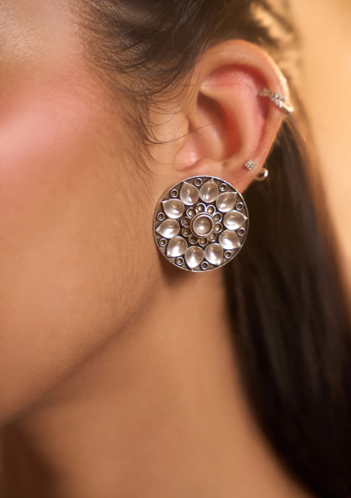 HOC Handcrafted Silver Tone Flower Stud Earrings - Healthber