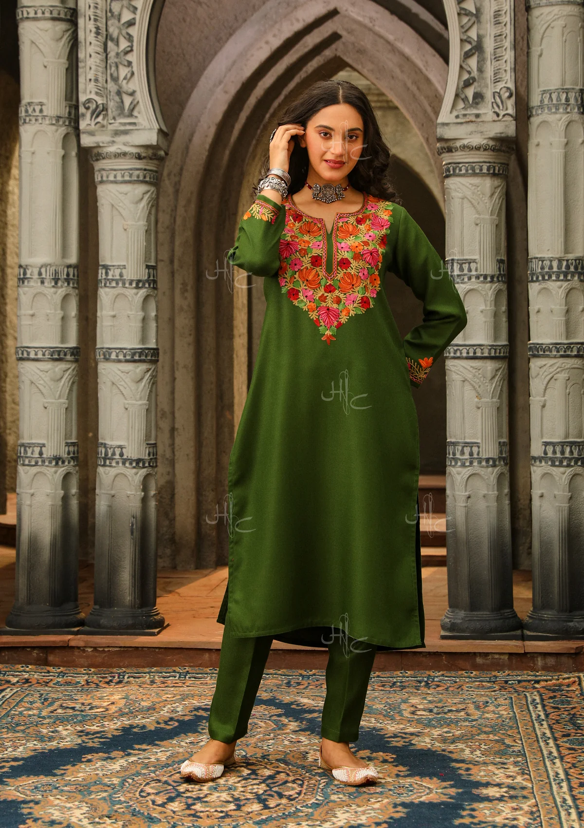 HOC Aari Woollen Straight Kurta Set- Green - Healthber