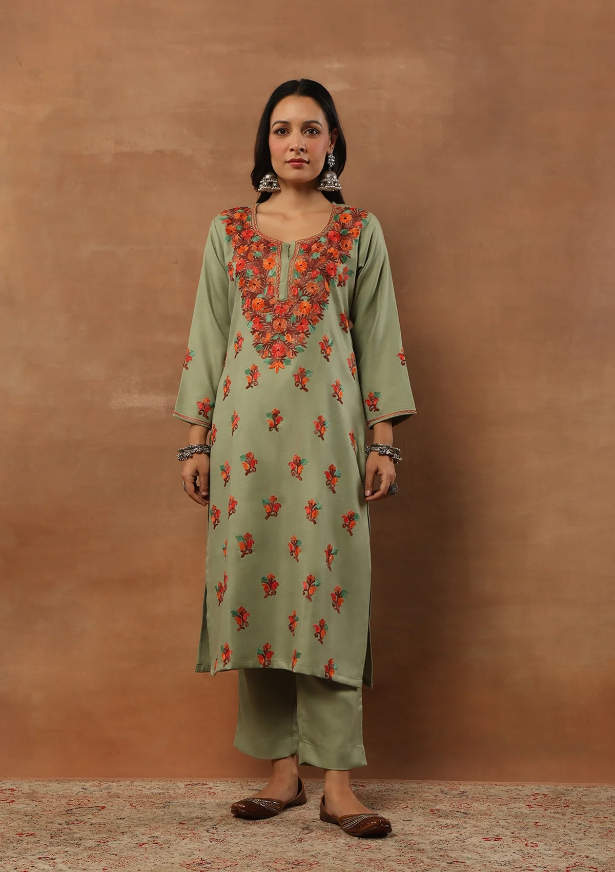 HOC Woollen Aari Embroidered Solid Women's 2 PC Long Kurta Set - Green - Healthber