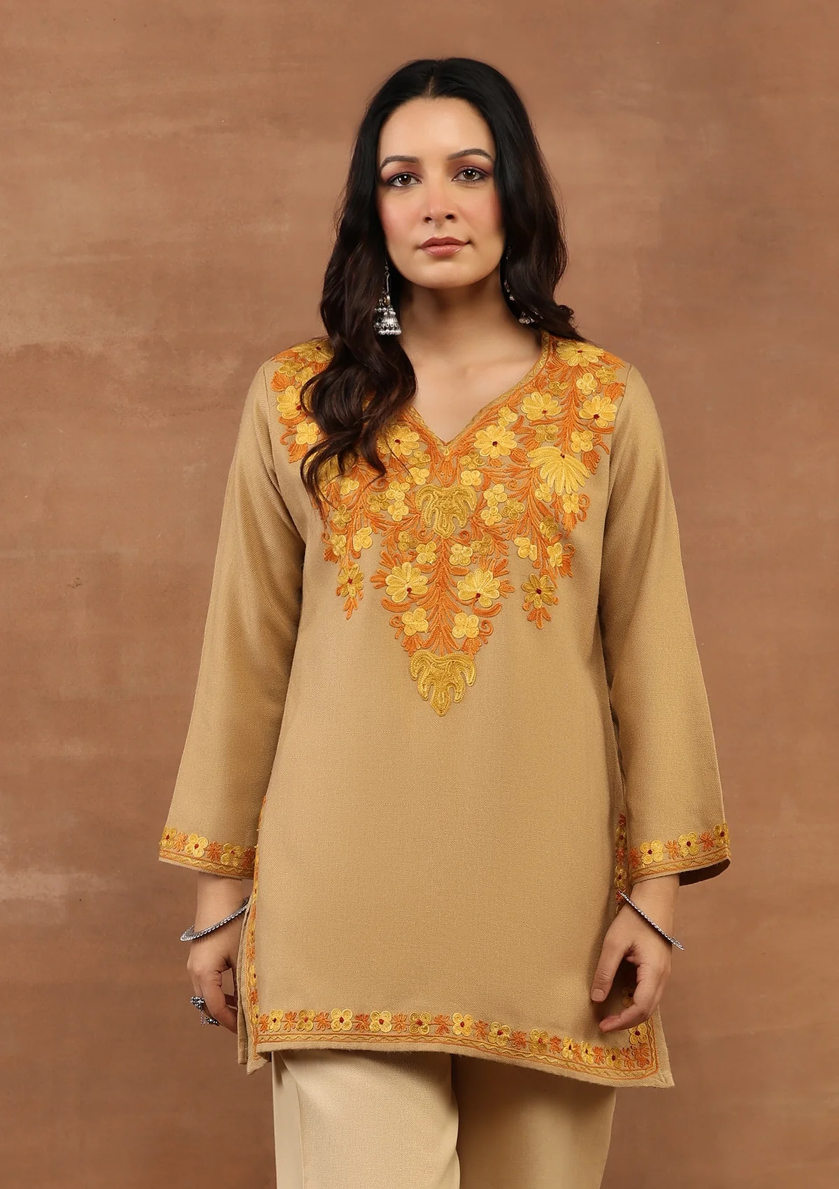 HOC Kasmira Aari Woollen Short Kurta - Healthber