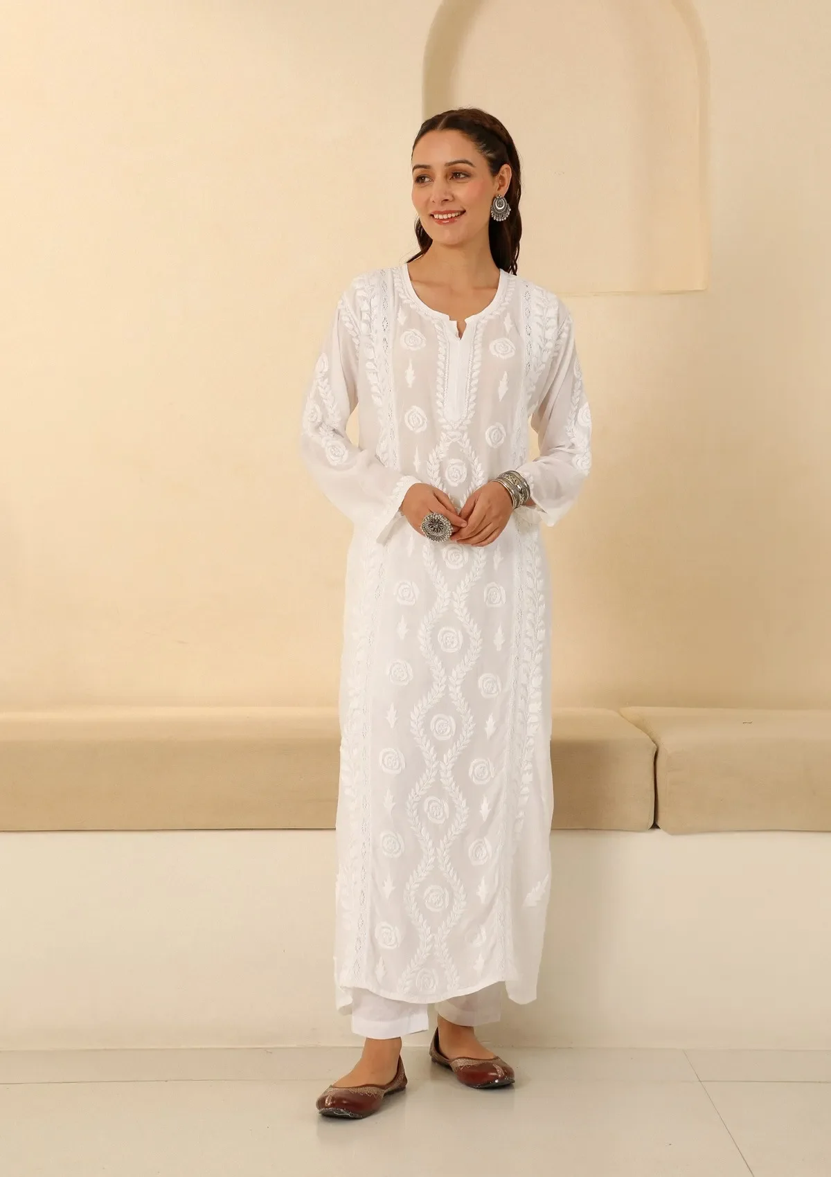 HOC Juri Chikankari Muslin Straight Kurta - Healthber