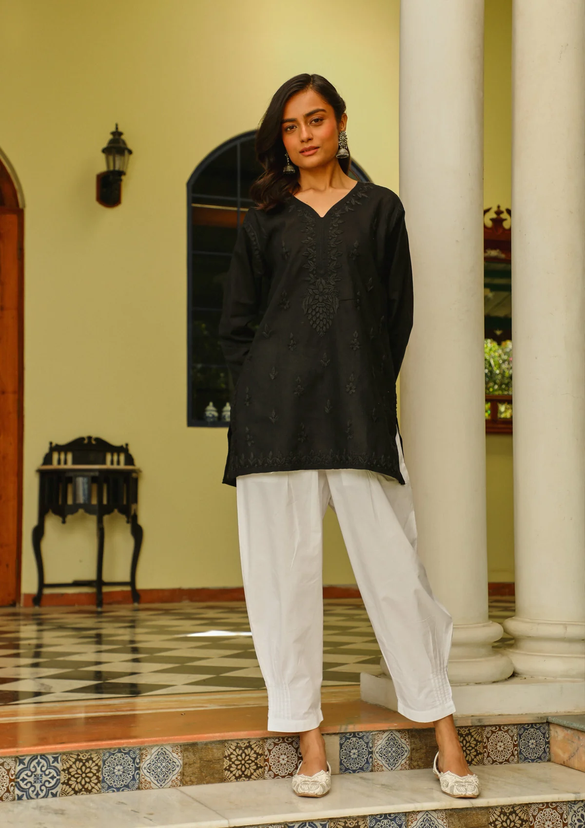 HOC Cotton Chikankari Solid Women's Short Kurta - Black - Healthber