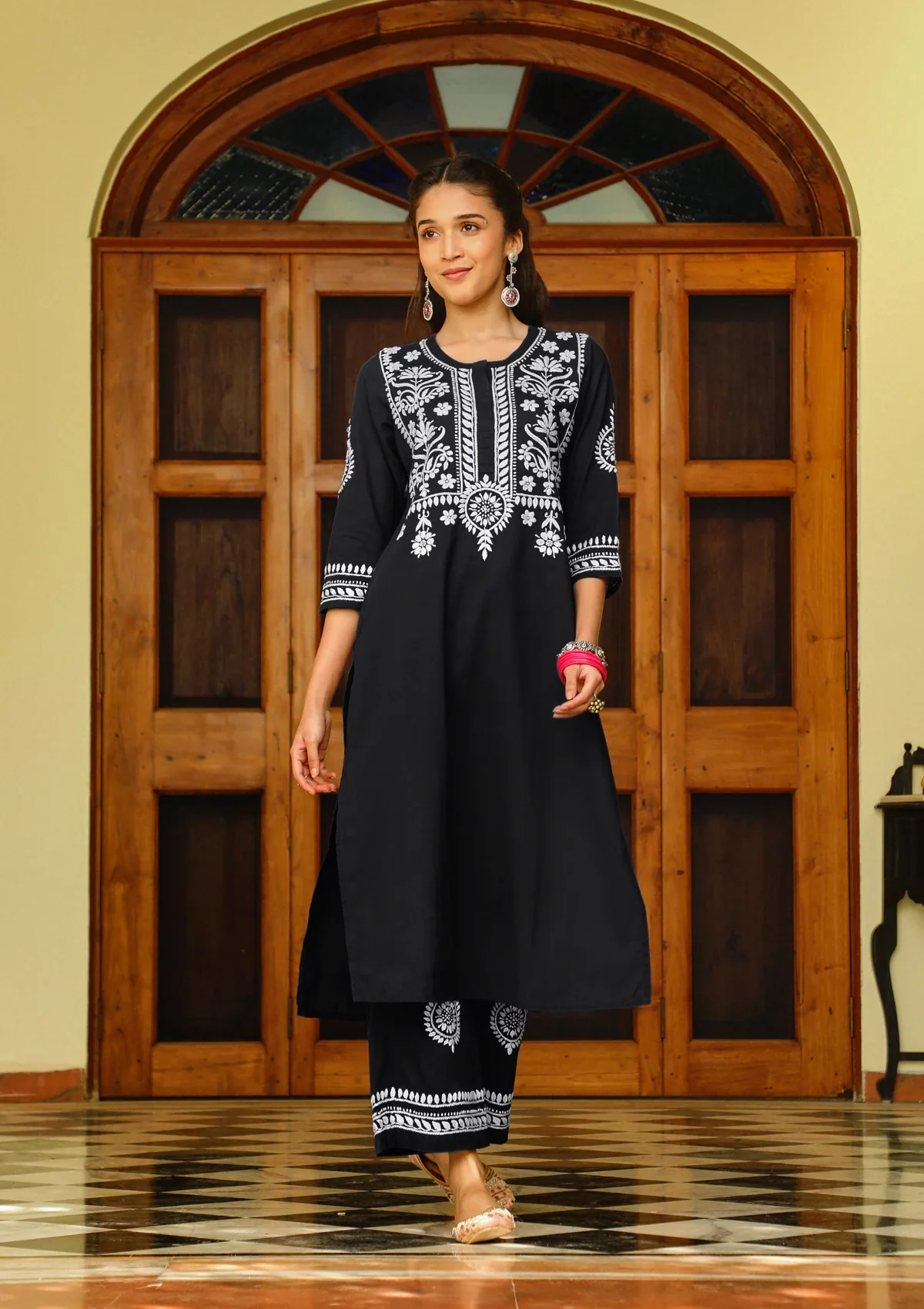 HOC Soha Chikankari Cotton Straight Kurta Set - Black - Healthber