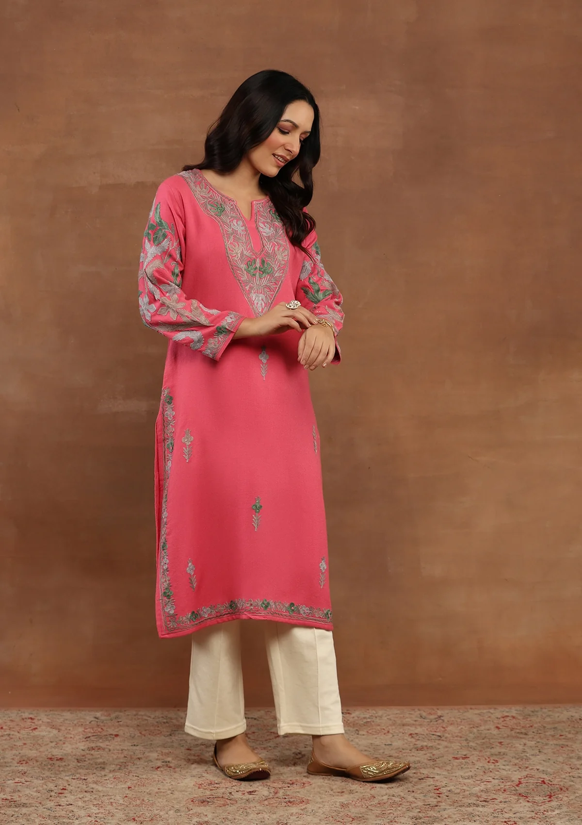 HOC Kasmira Aari Woollen Straight Kurta - Healthber