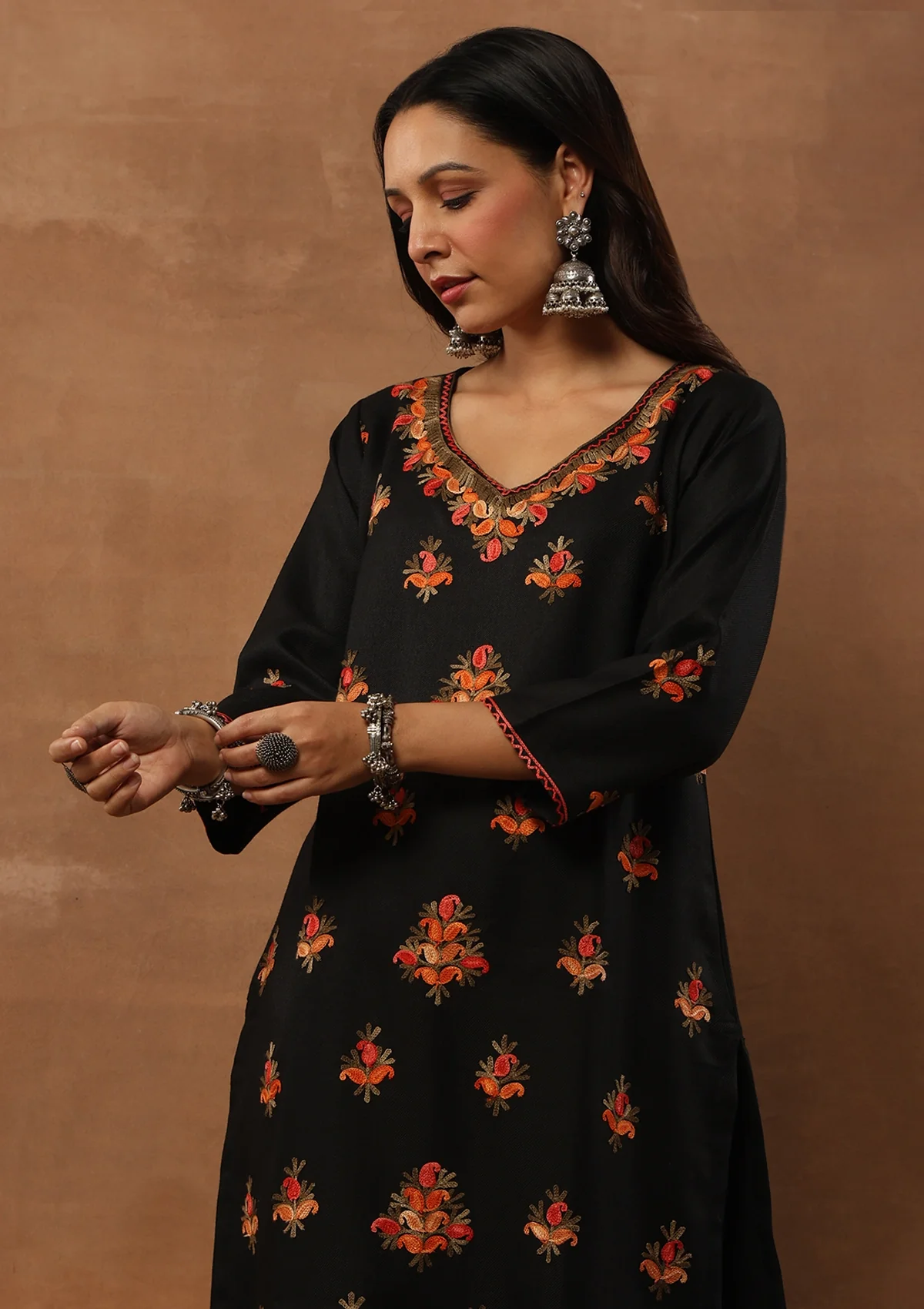 HOC Woollen Aari Embroidered Solid Women's 2 PC Long Kurta Set - Black - Healthber