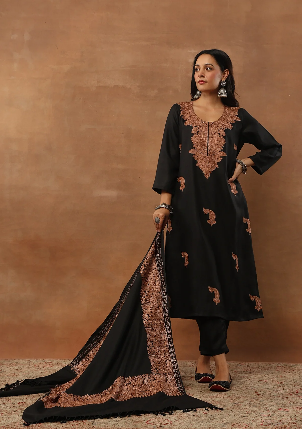 HOC Aari Woollen Straight Kurta Set with Dupatta-Black - Healthber