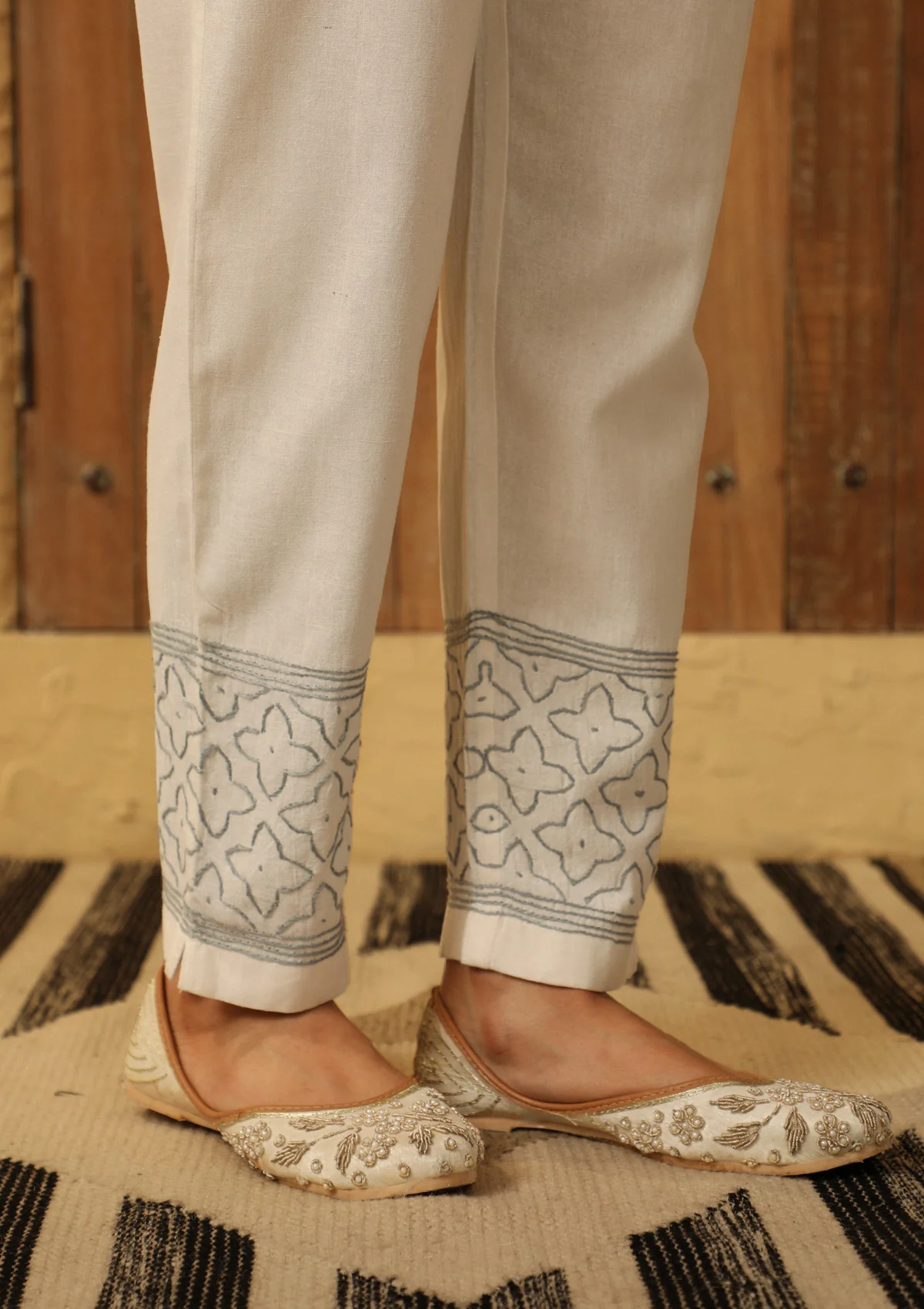 HOC Cotton Loom Embroidered Solid Women's Pants - Off-White - Healthber