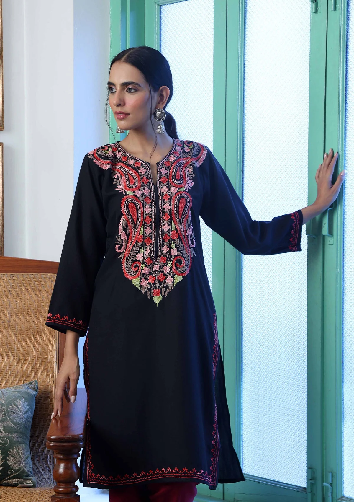 HOC Aari Embroidered Cotton Solid Women's Long Kurta - Black - Healthber