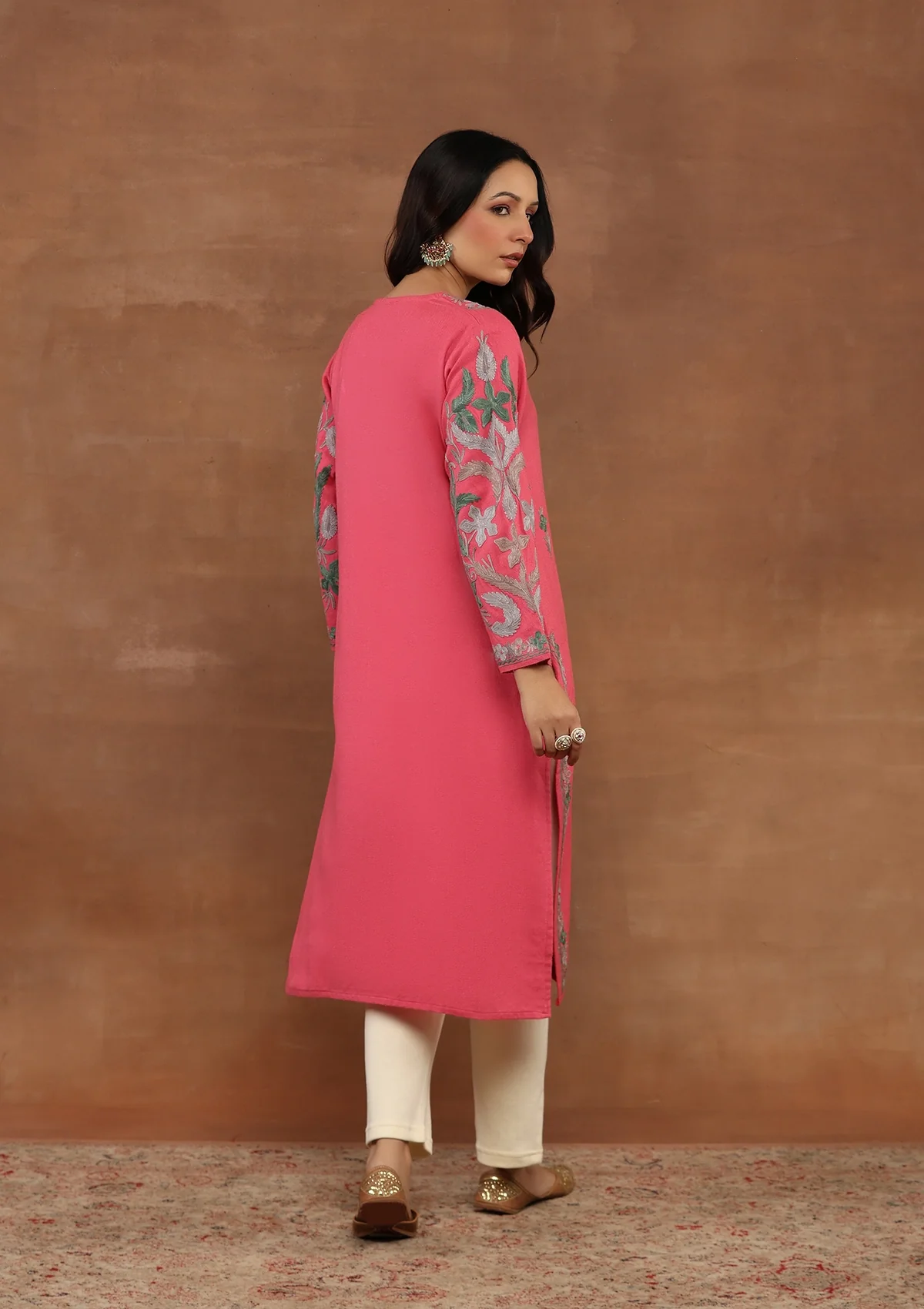 HOC Kasmira Aari Woollen Straight Kurta - Healthber