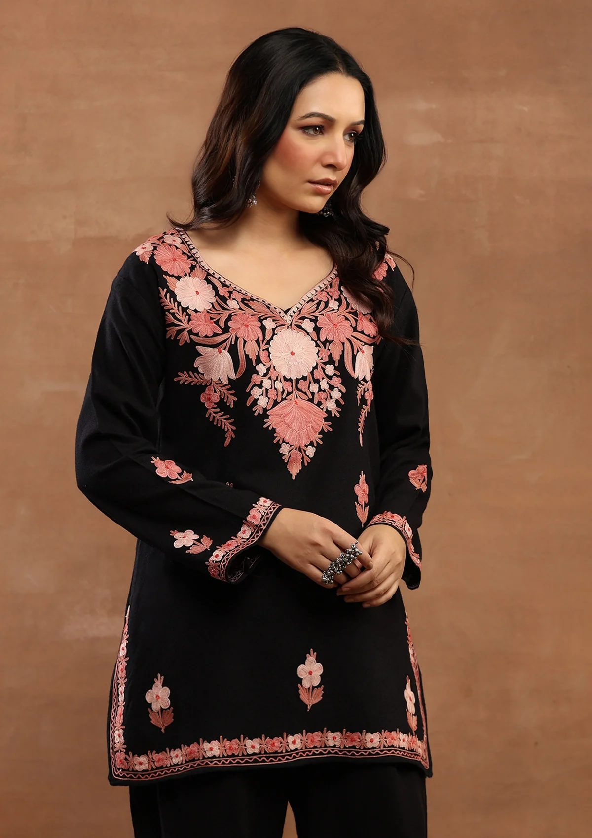 HOC Kasmira Aari Woollen Short Kurta - Healthber