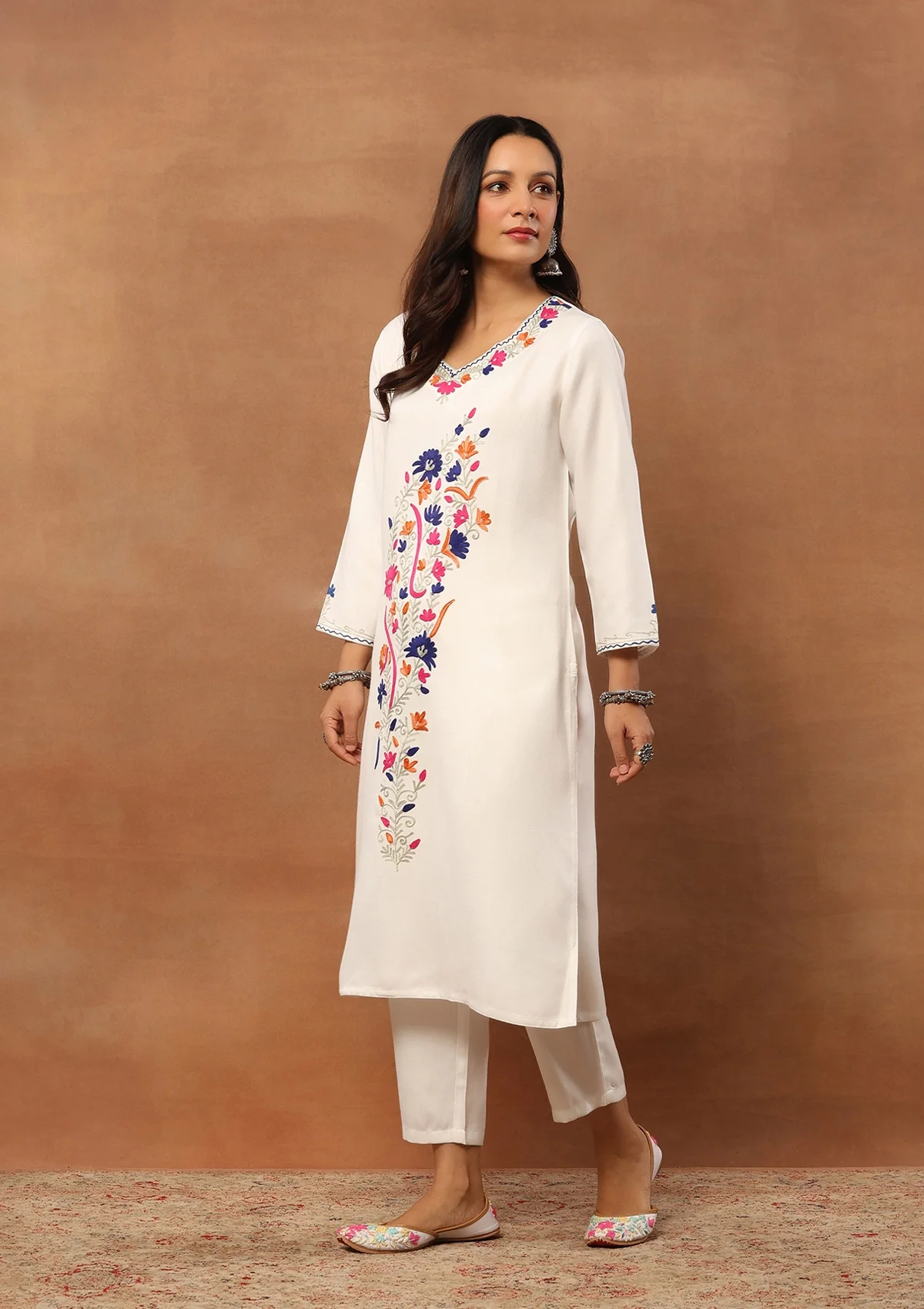 HOC Woollen Aari Embroidered Solid Women's 2 PC Long Kurta Set - White - Healthber