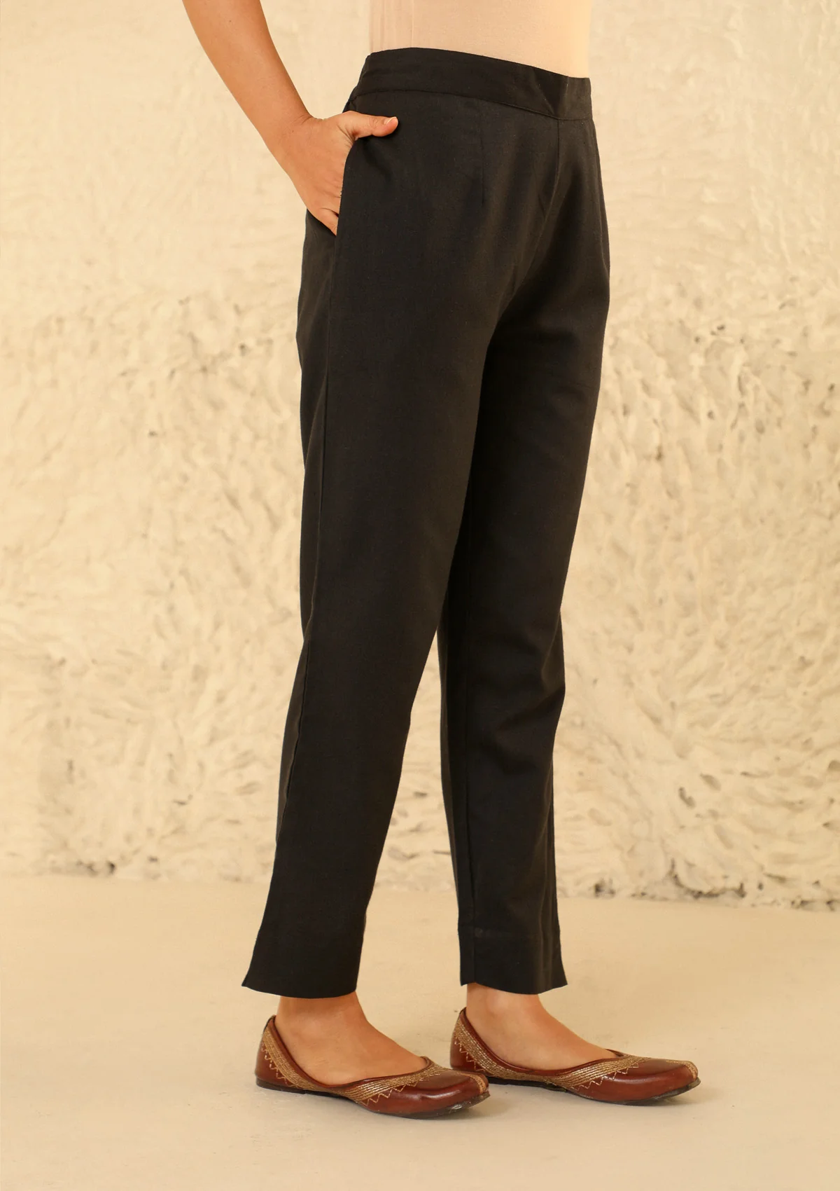 HOC Cotton Loom Women's Solid Tapered Pant - Black - Healthber