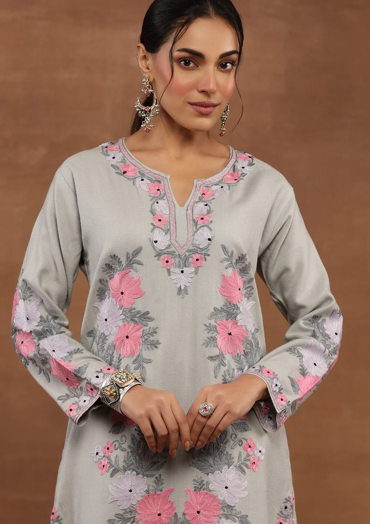 HOC Kasmira Aari Woollen Straight Kurta - Healthber