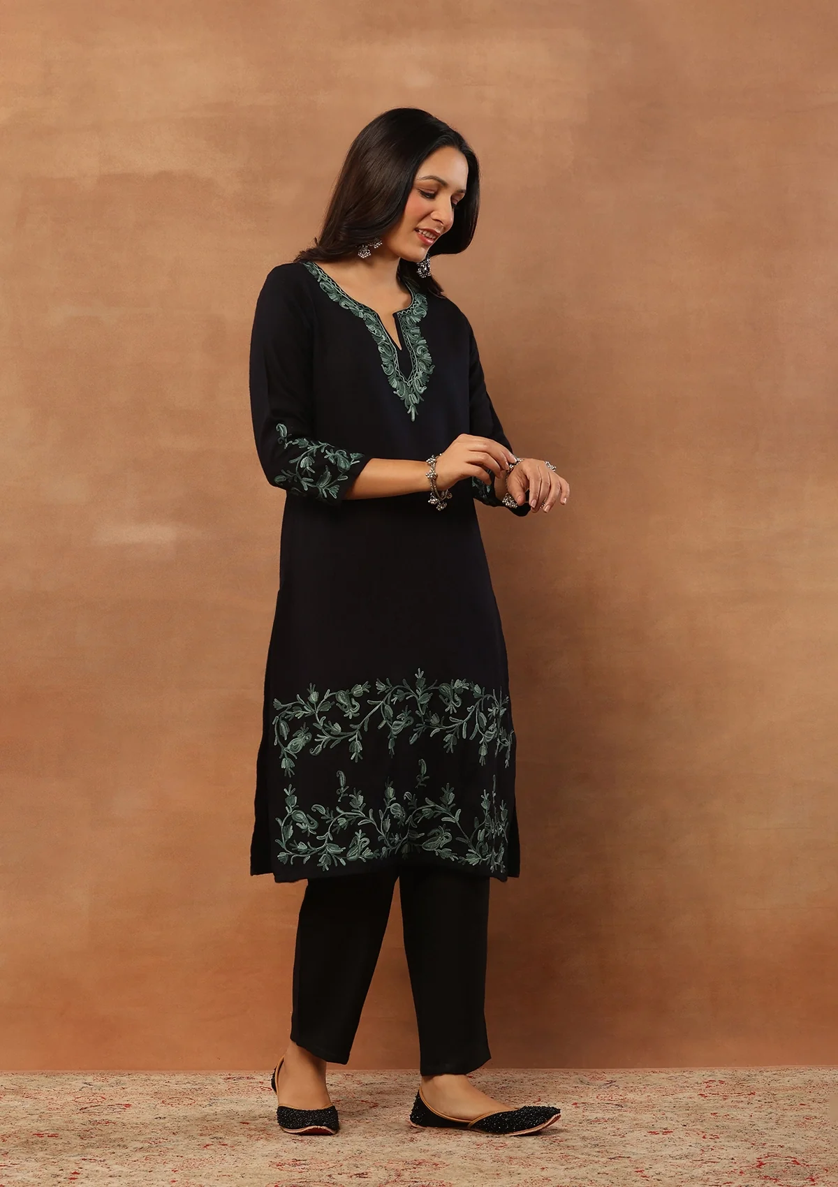 HOC Aari Embroidered Woollen Solid Women's Long Kurta - Black - Healthber