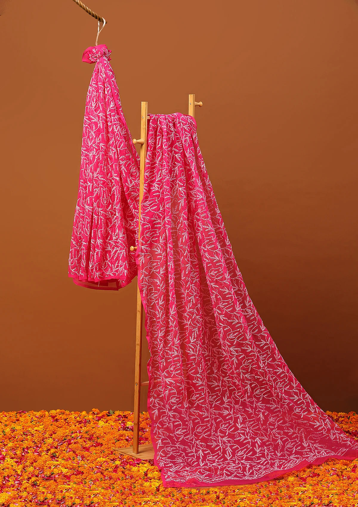 HOC Georgette Handwork Chikankari Tepchi Jaal Work Solid Women's Saree - Magenta - Healthber