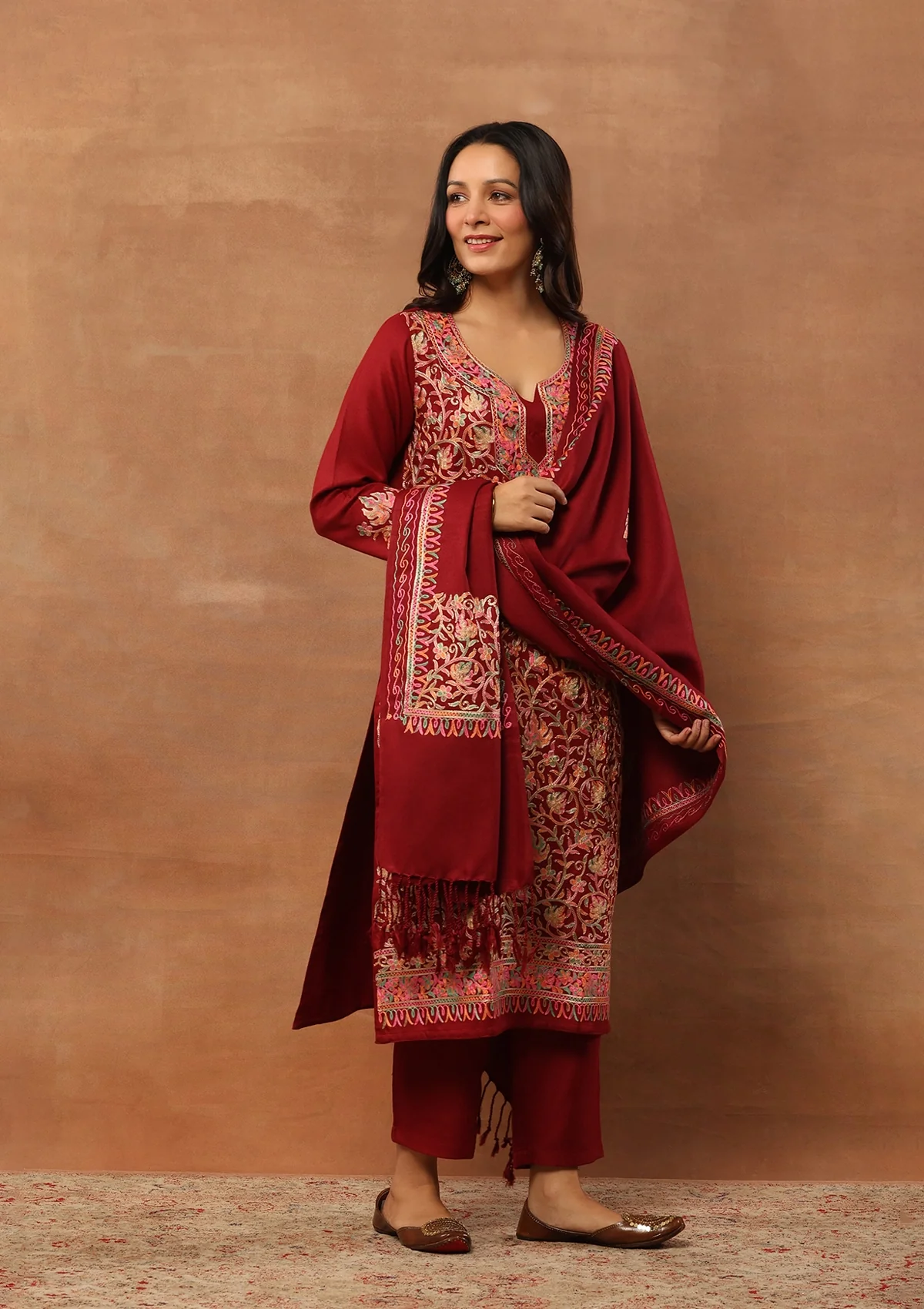HOC Aari Woollen Straight Kurta Set with Dupatta-Maroon - Healthber
