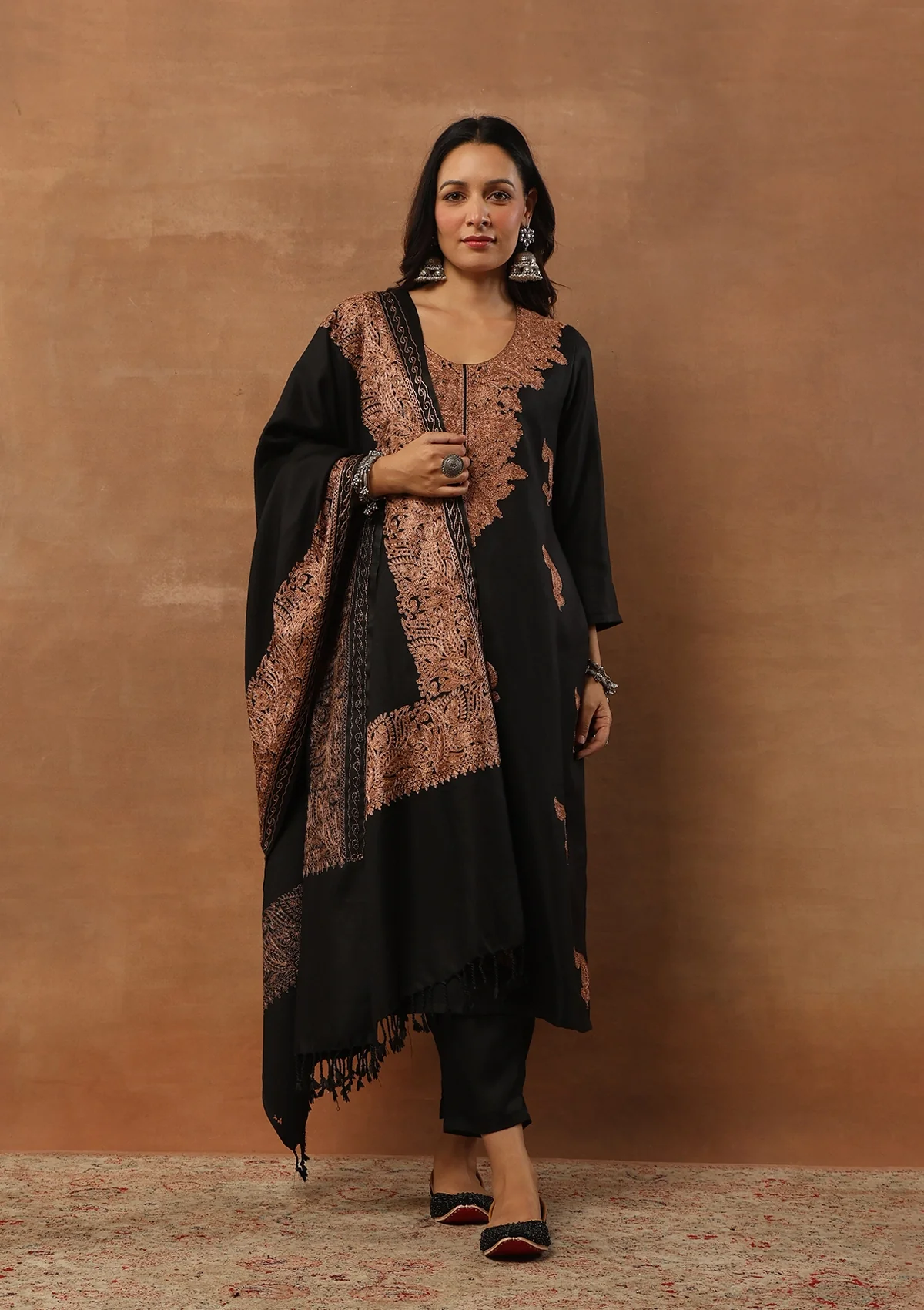 HOC Aari Woollen Straight Kurta Set with Dupatta-Black - Healthber