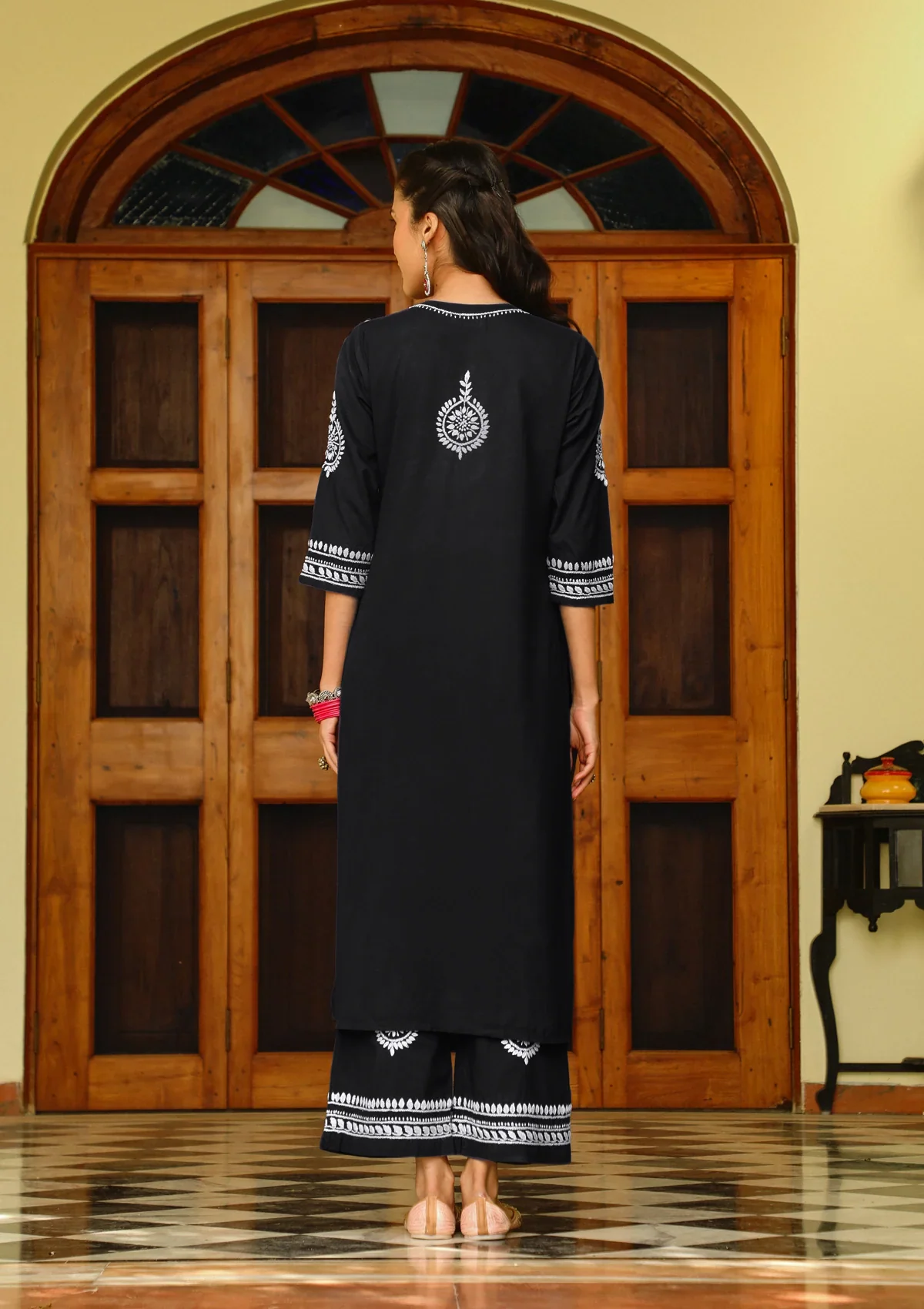 HOC Soha Chikankari Cotton Straight Kurta Set - Black - Healthber