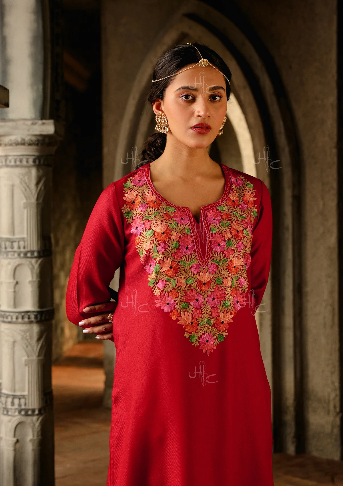 HOC Kasmira Aari Woollen Straight Kurta Set - Healthber