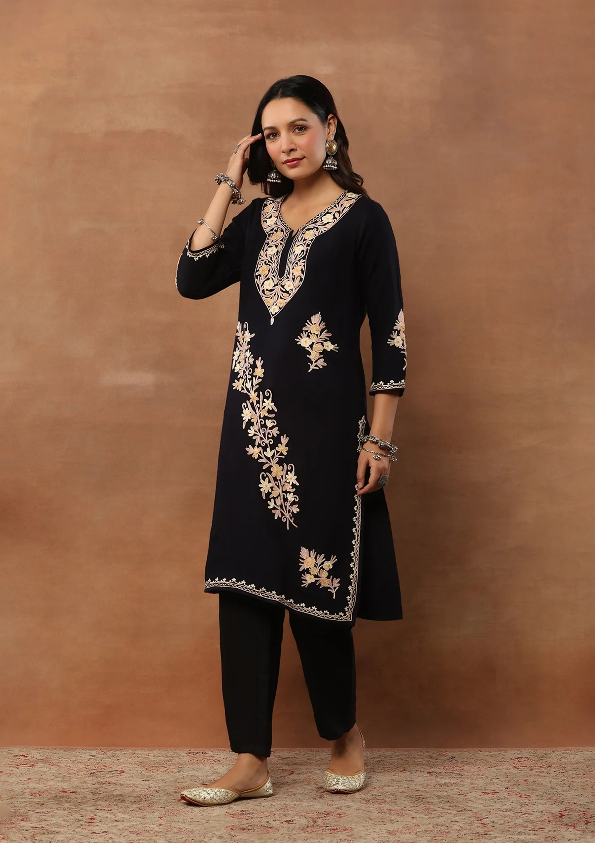 HOC Aari Embroidered Woollen Solid Women's Long Kurta - Black - Healthber
