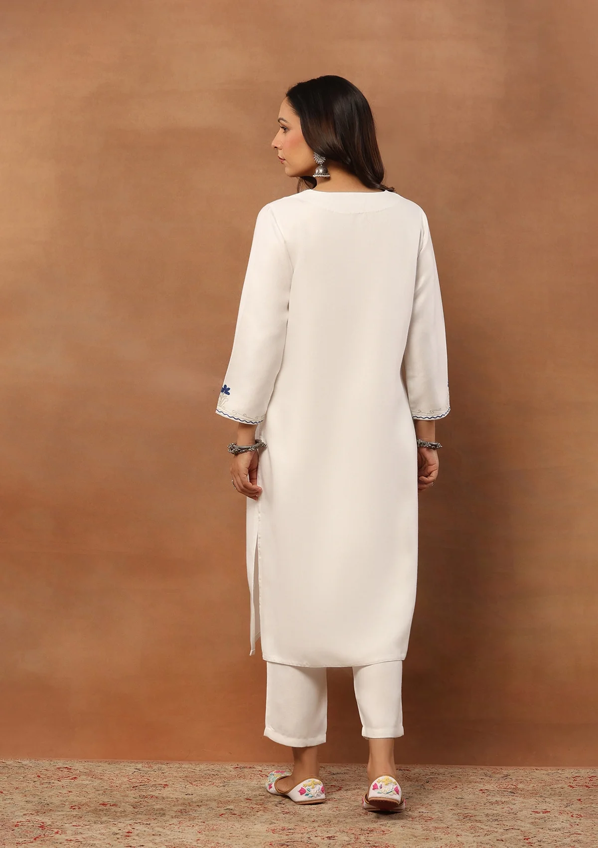 HOC Woollen Aari Embroidered Solid Women's 2 PC Long Kurta Set - White - Healthber