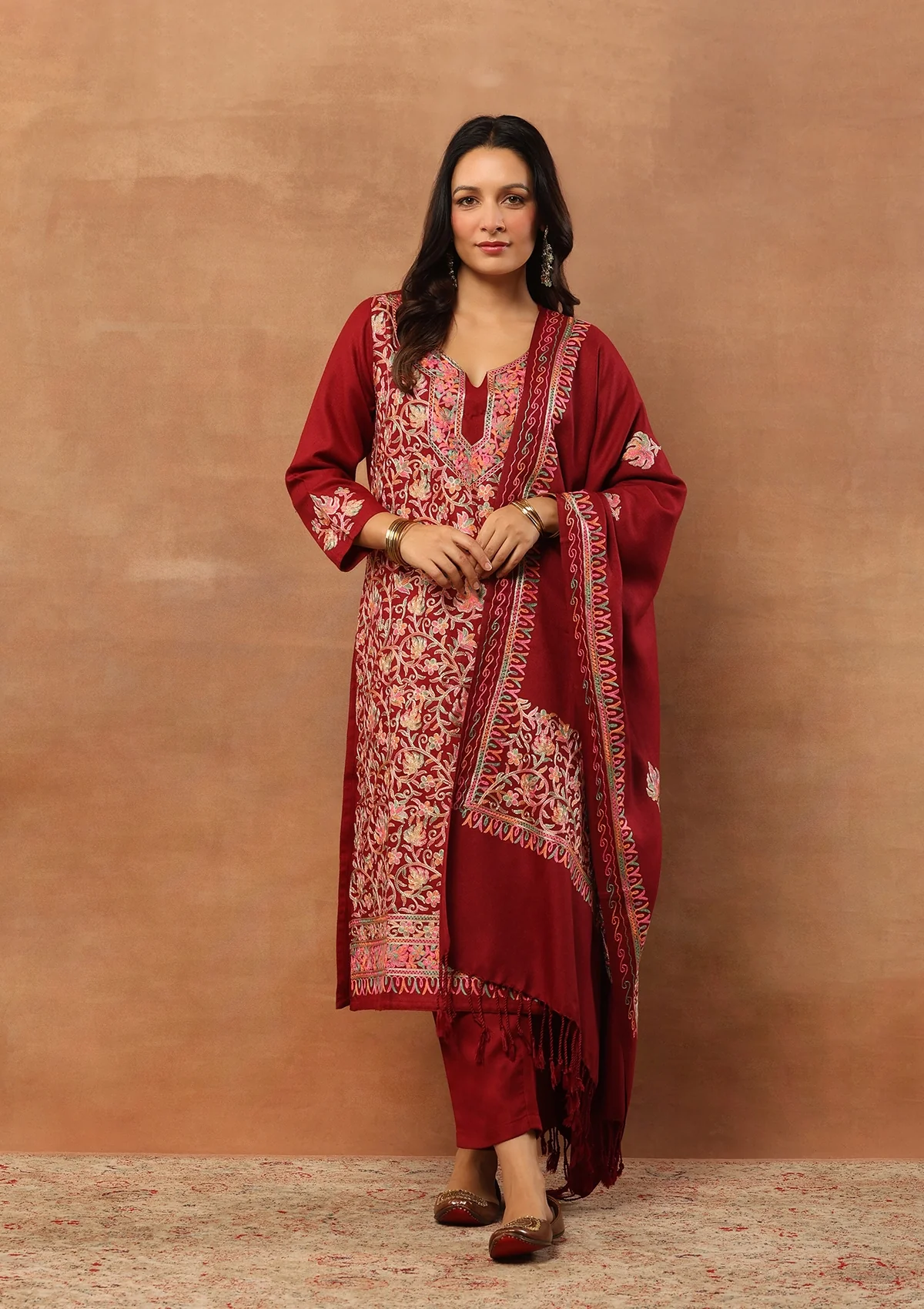 HOC Aari Woollen Straight Kurta Set with Dupatta-Maroon - Healthber