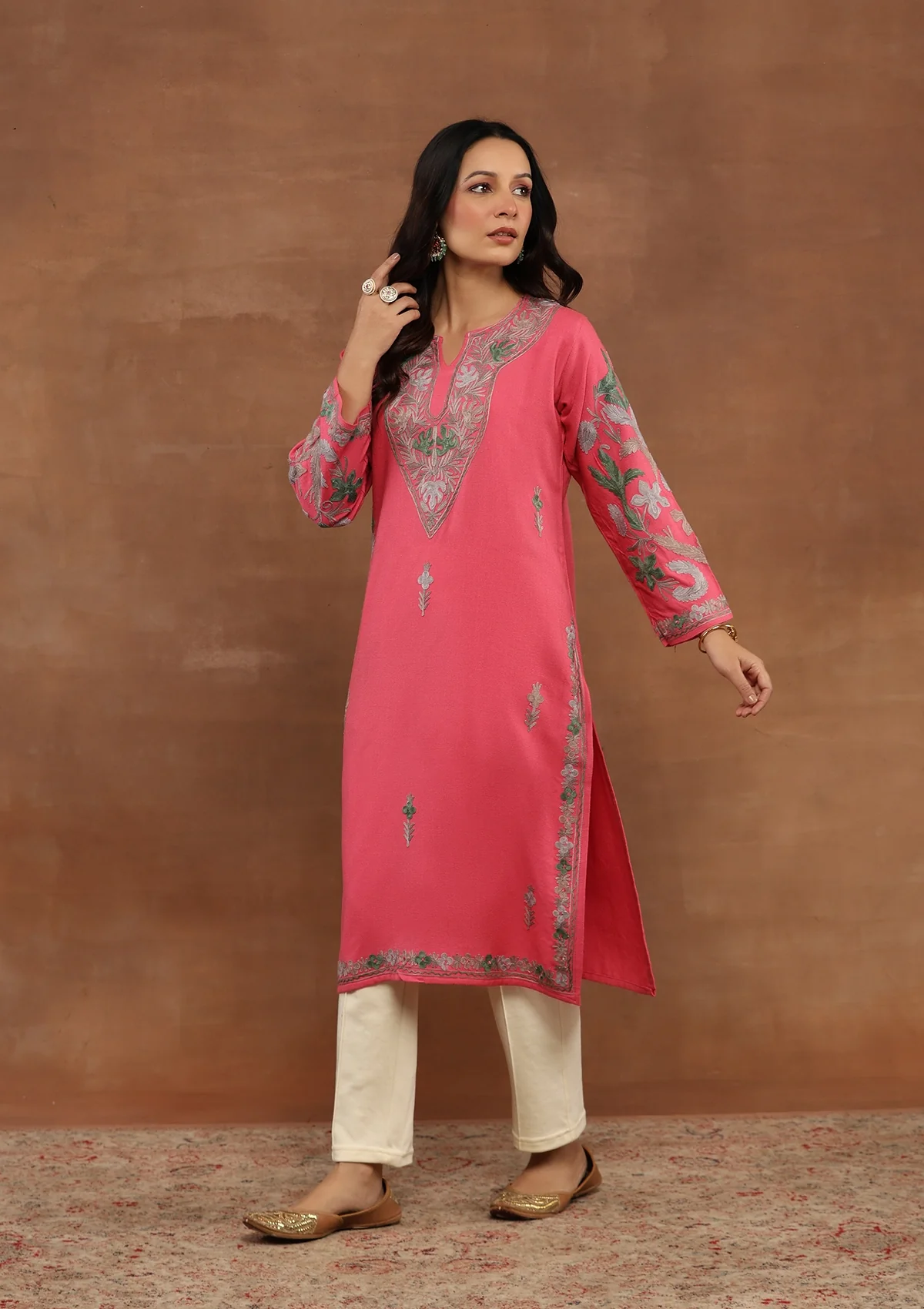 HOC Kasmira Aari Woollen Straight Kurta - Healthber