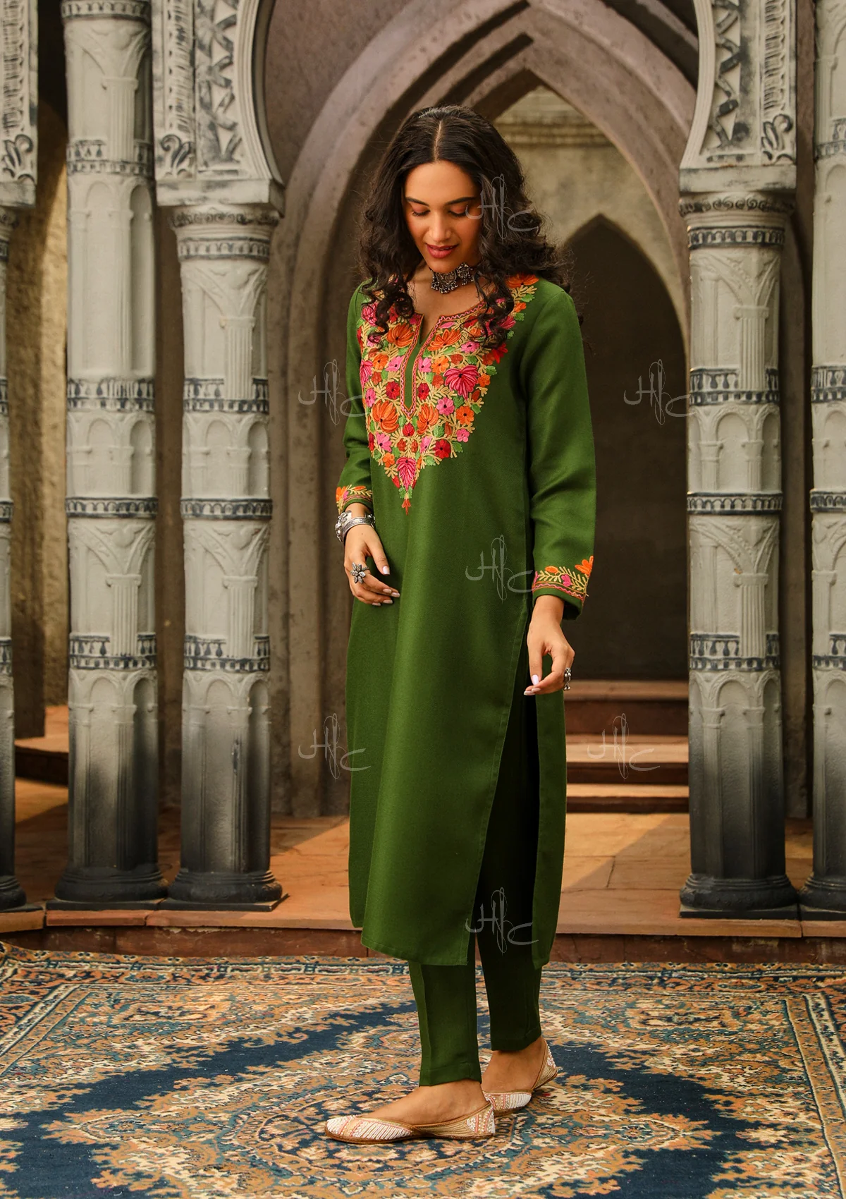 HOC Aari Woollen Straight Kurta Set- Green - Healthber