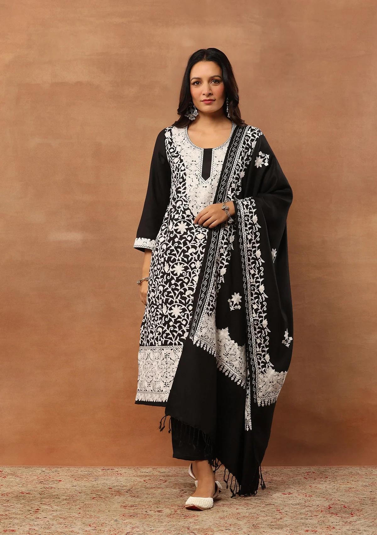 HOC Aari Woollen Straight Kurta Set with Dupatta-Black - Healthber