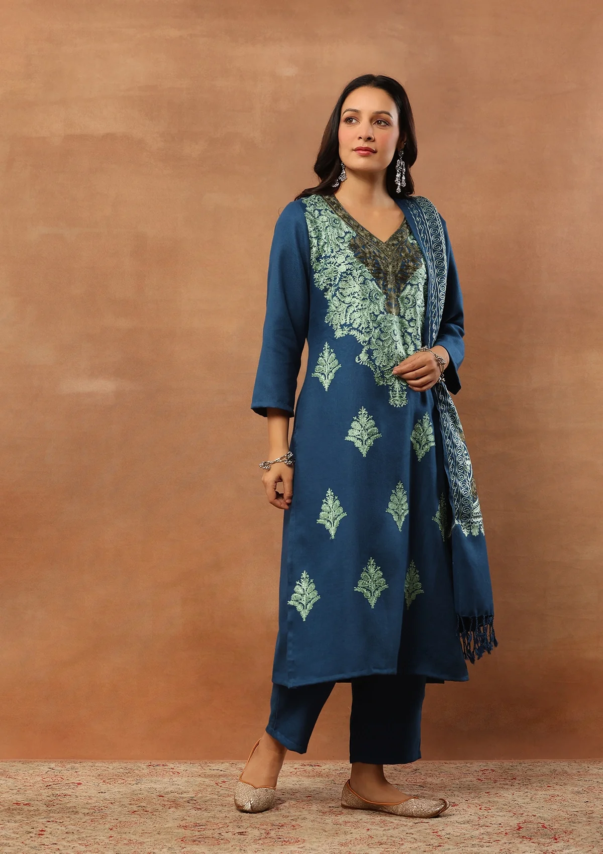 HOC Aari Woollen Straight Kurta Set with Dupatta-Blue - Healthber