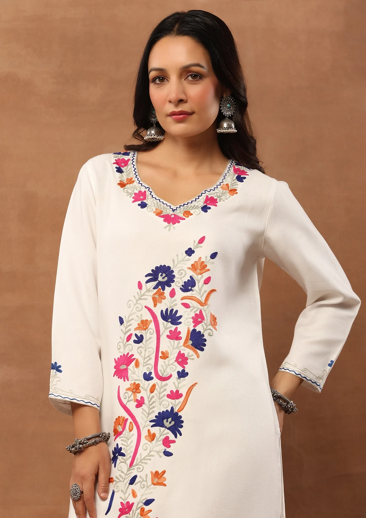 HOC Woollen Aari Embroidered Solid Women's 2 PC Long Kurta Set - White - Healthber