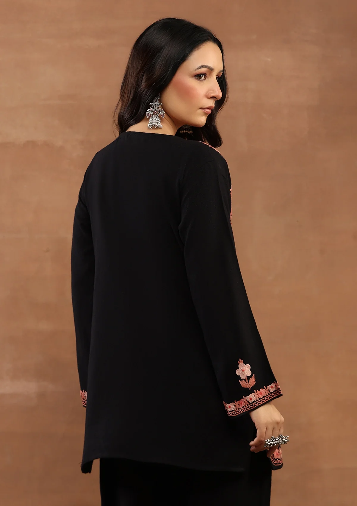 HOC Kasmira Aari Woollen Short Kurta - Healthber